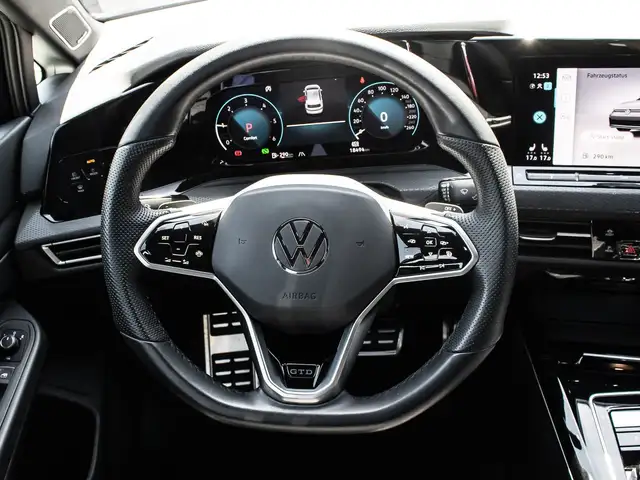 Volkswagen Golf view 11