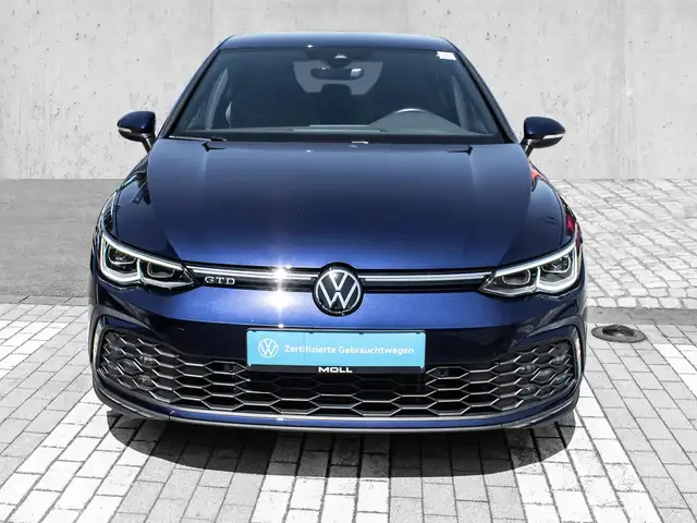 Volkswagen Golf view 3