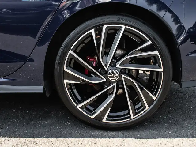 Volkswagen Golf view 7