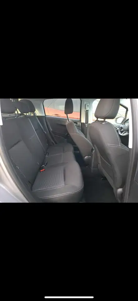 Peugeot 208 208 — photo 5