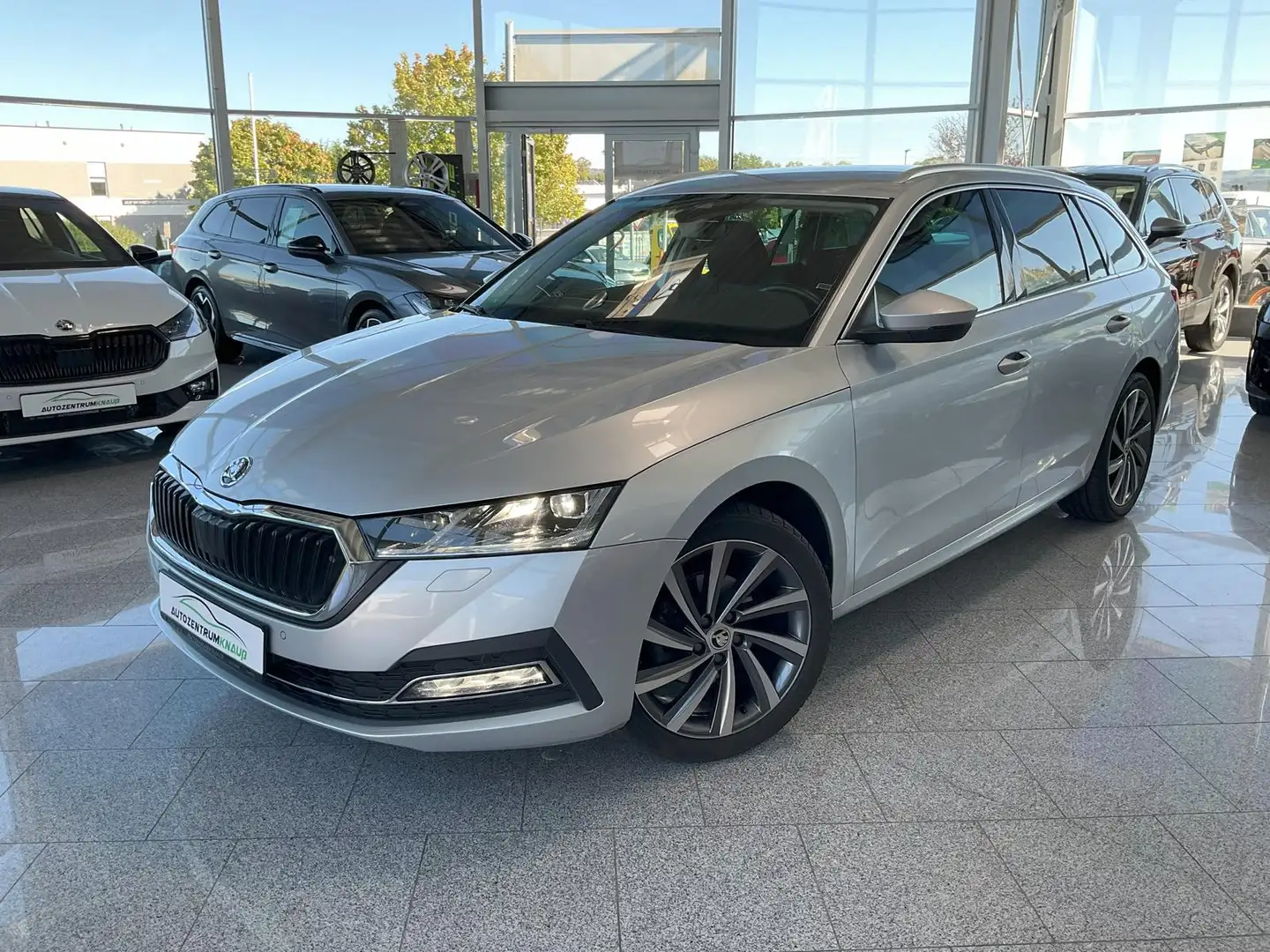Skoda Octavia 1.5TSI Style el.Sitzverstellung Matrix Navi SHZ EP Argent - 1