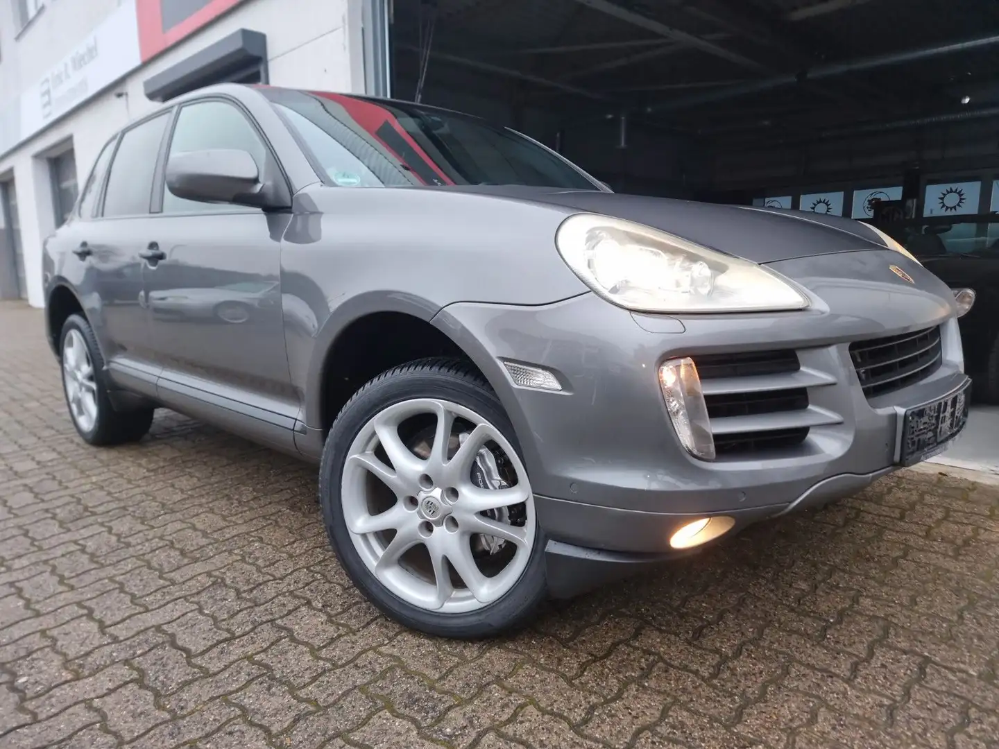 Porsche Cayenne Diesel 3.0 V6 Grau - 1