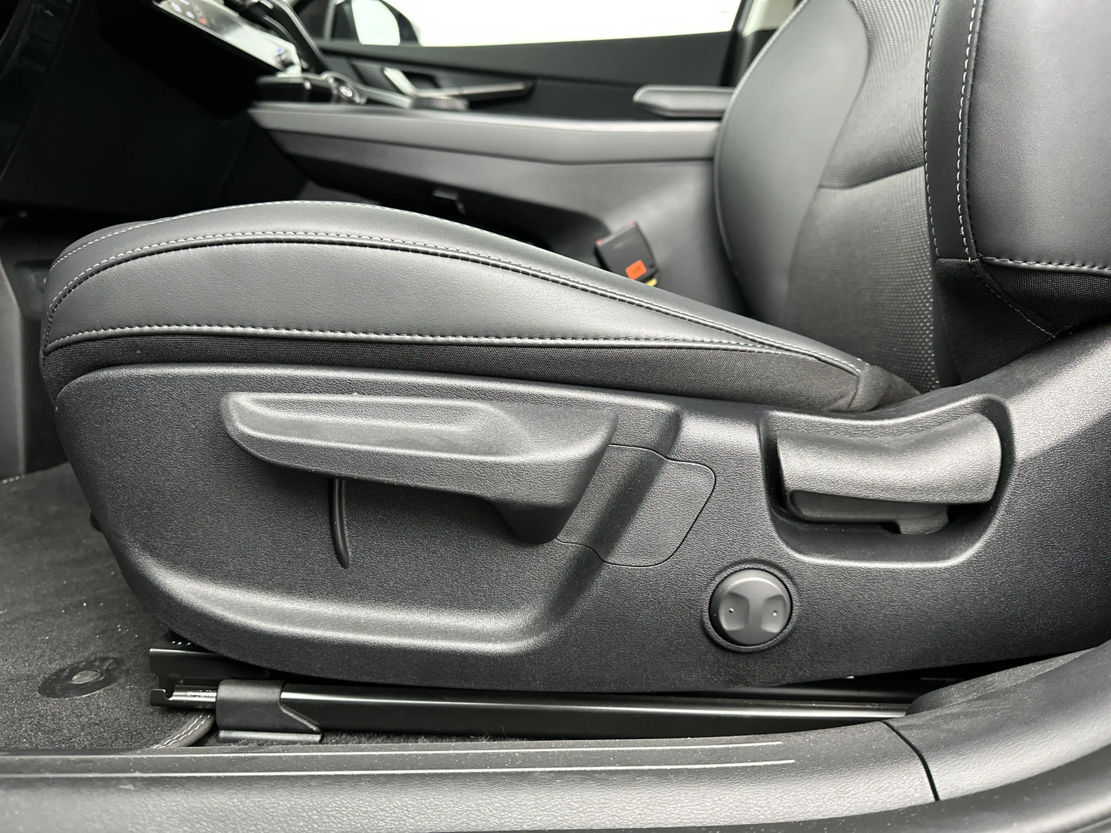 Kia EV6 Light Edition 63 kWh | stoel en stuur verwarming — photo 12