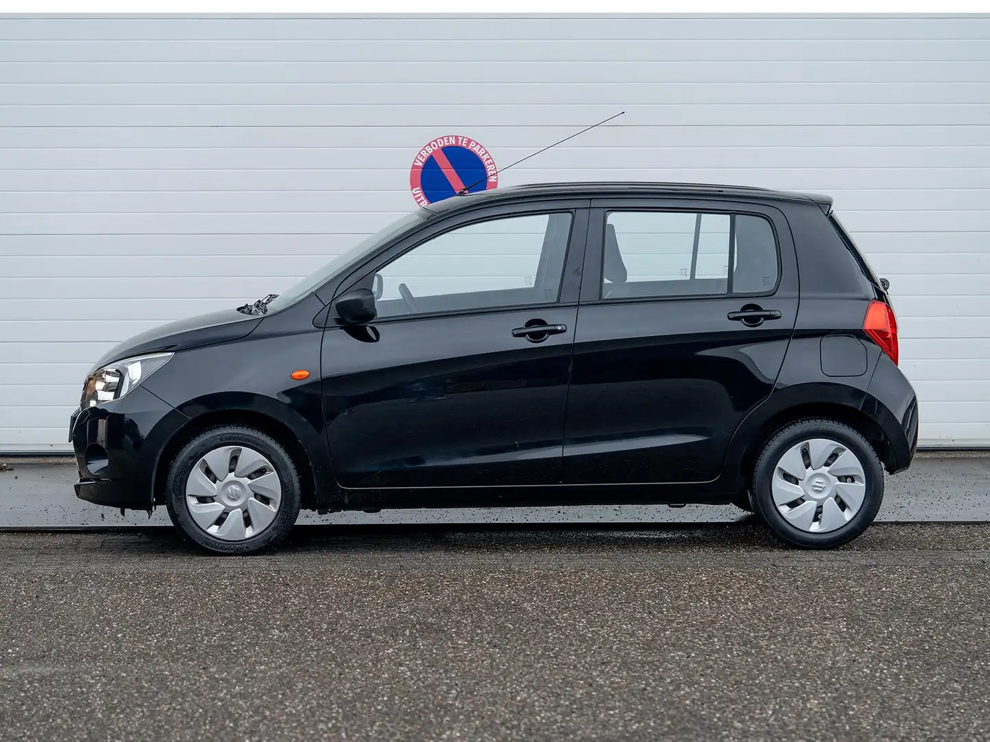 Suzuki Celerio 1.0 Comfort | 2016 | 114.807 km | Airco | Bluetoot Zwart - 2