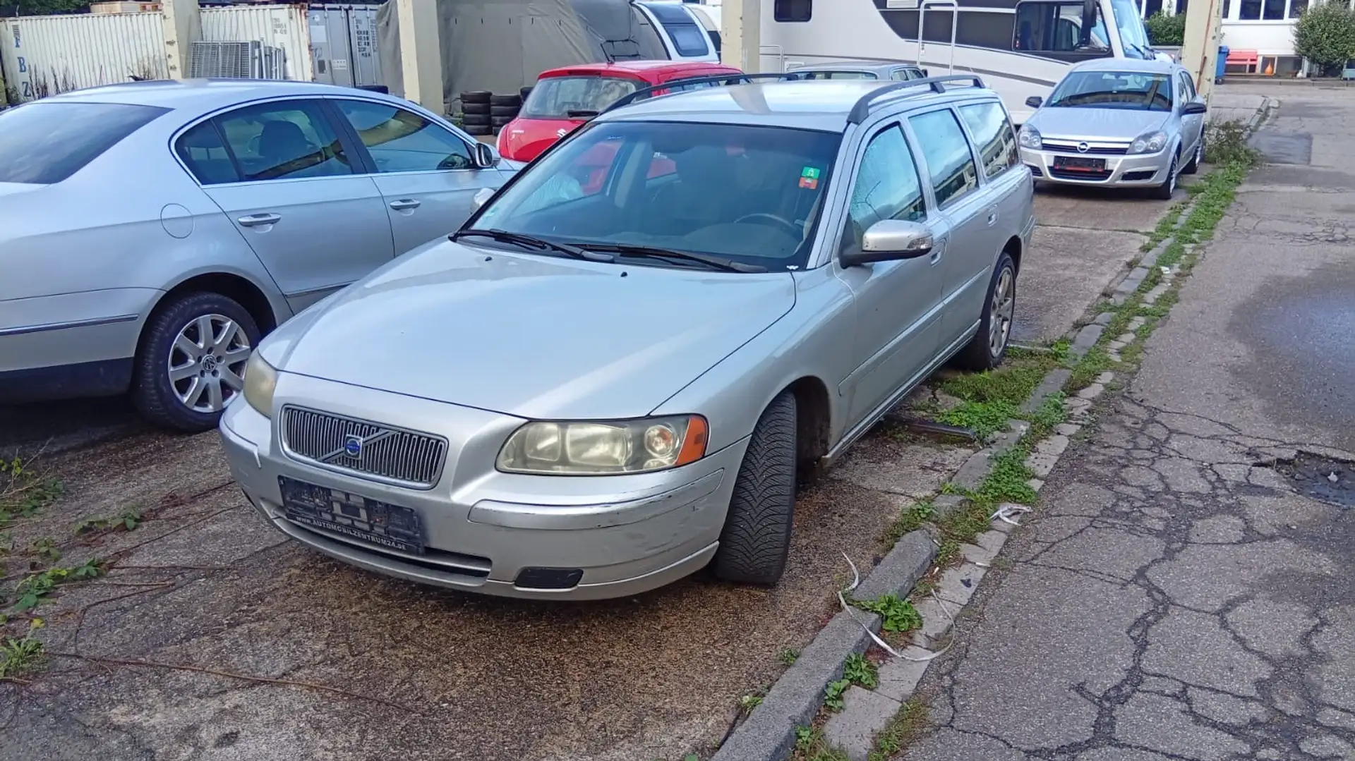 Volvo V70 D5 Momentum (136kW)(2005->) Grau - 1