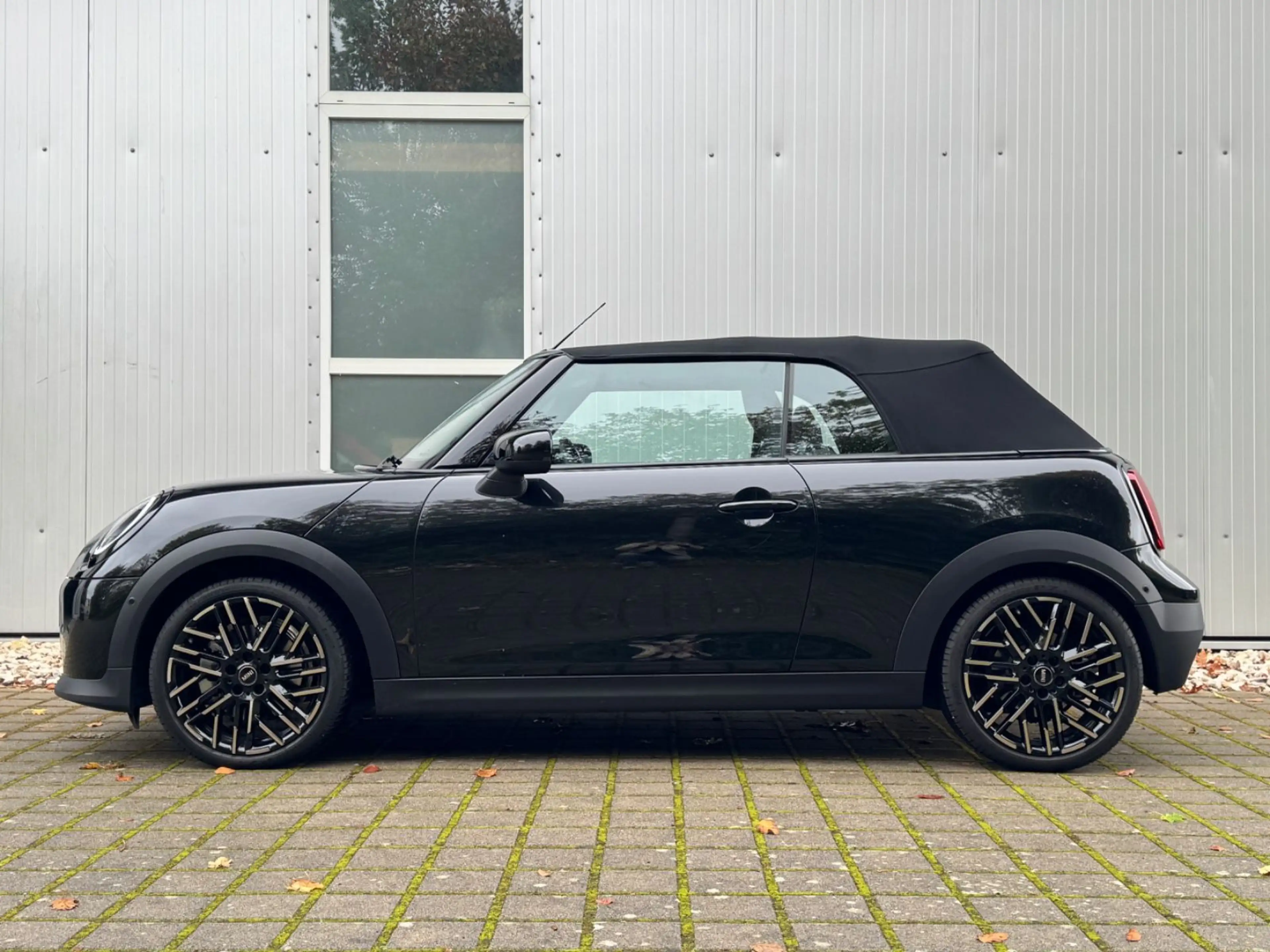 MINI Cooper C Cabrio Favoured Trim Head Up JCW 18zoll — photo 3