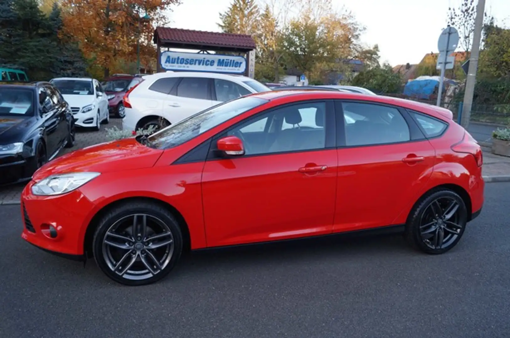 Ford Focus 5T 1,6 i 77kw Klima-Anhängek-Allwetter-uvm Rot - 2