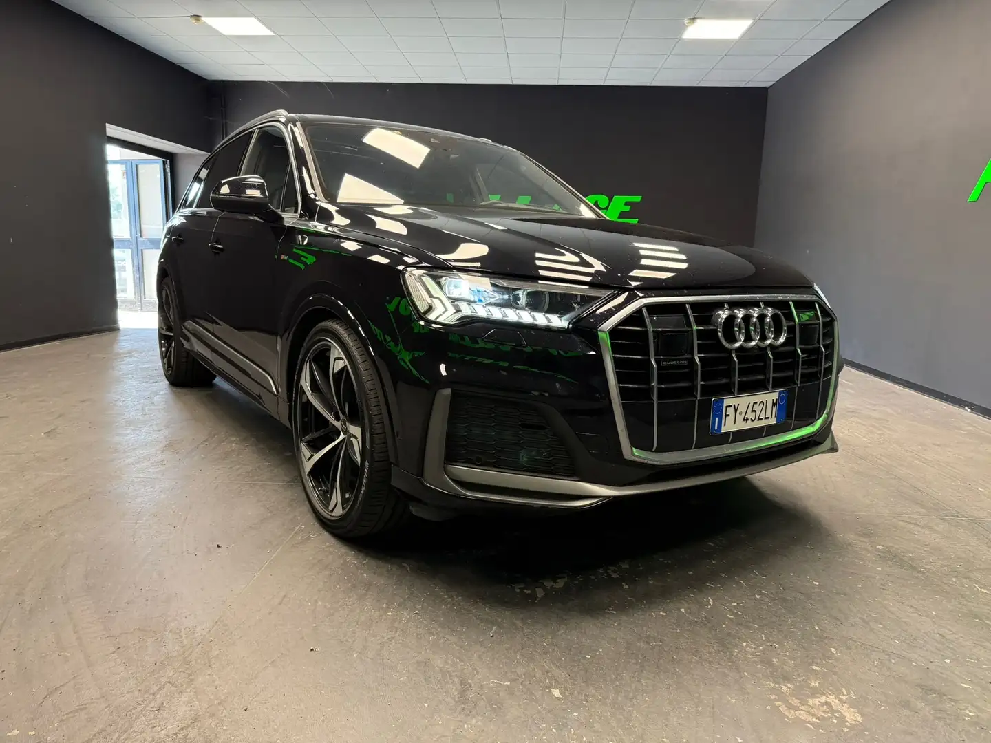 Audi Q7 50 3.0 tdi mhev Sport S-Line 7 posti Nero - 1