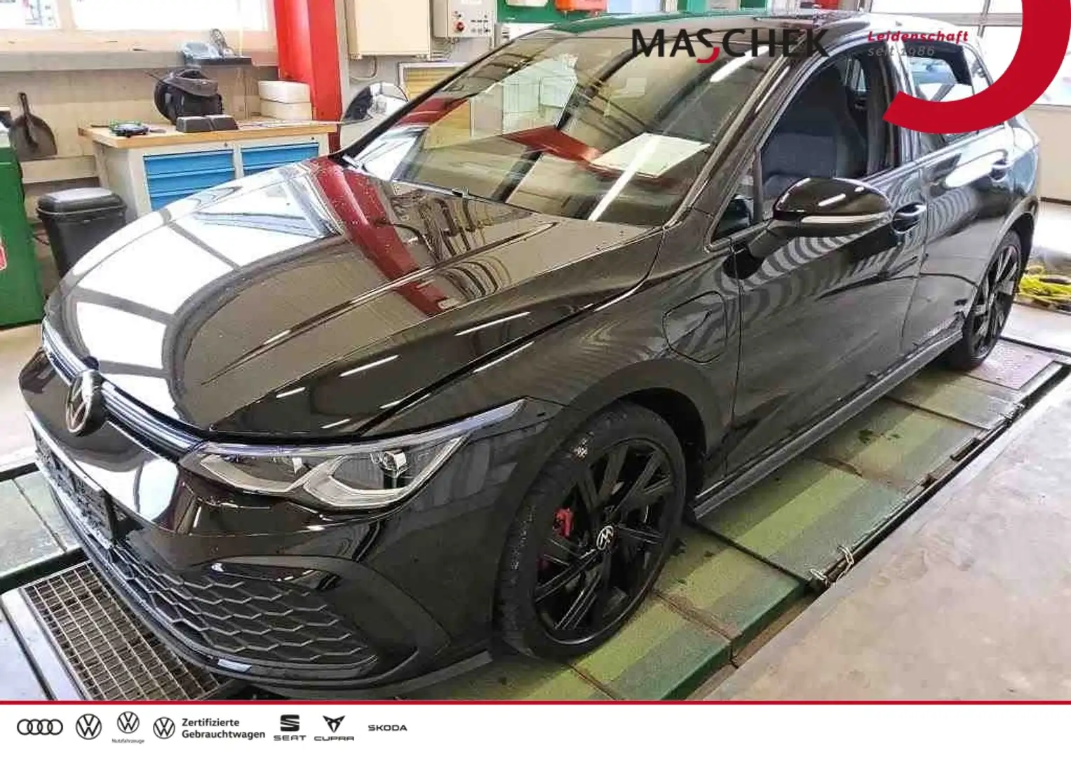 Volkswagen Golf GTE Pano HUD Keyless IQLight DCC RearView Pano Schwarz - 1