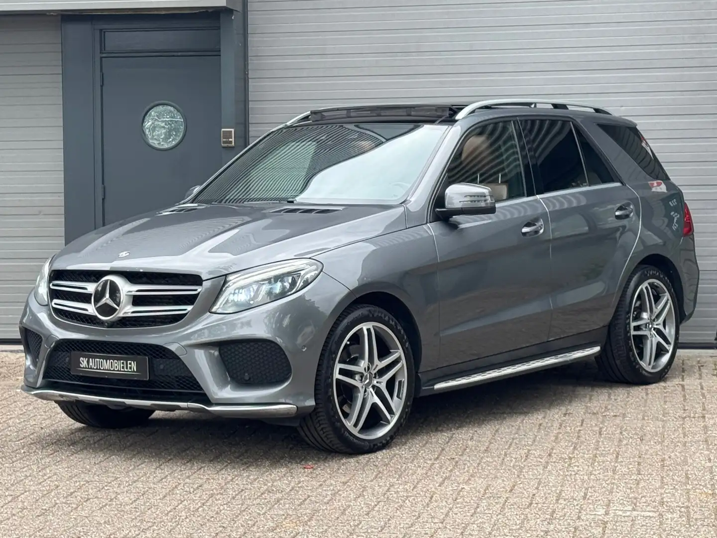 Mercedes-Benz GLE 350 d 4MATIC AMG Sport Edition Grijs - 1