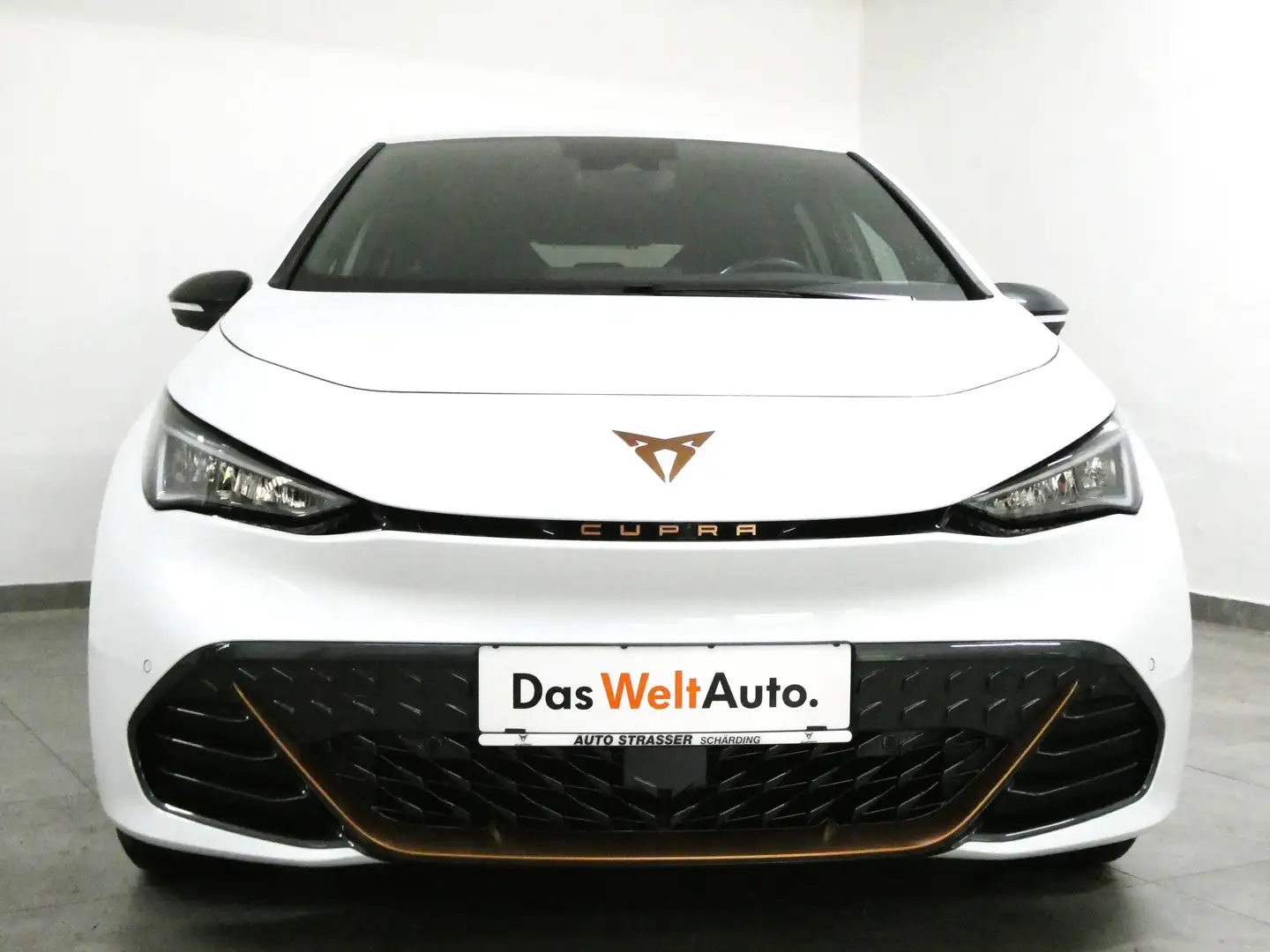 CUPRA Born 60/63kWh 170 kW LED Navi ACC 360Kamera Keyless DAB Weiß - 2
