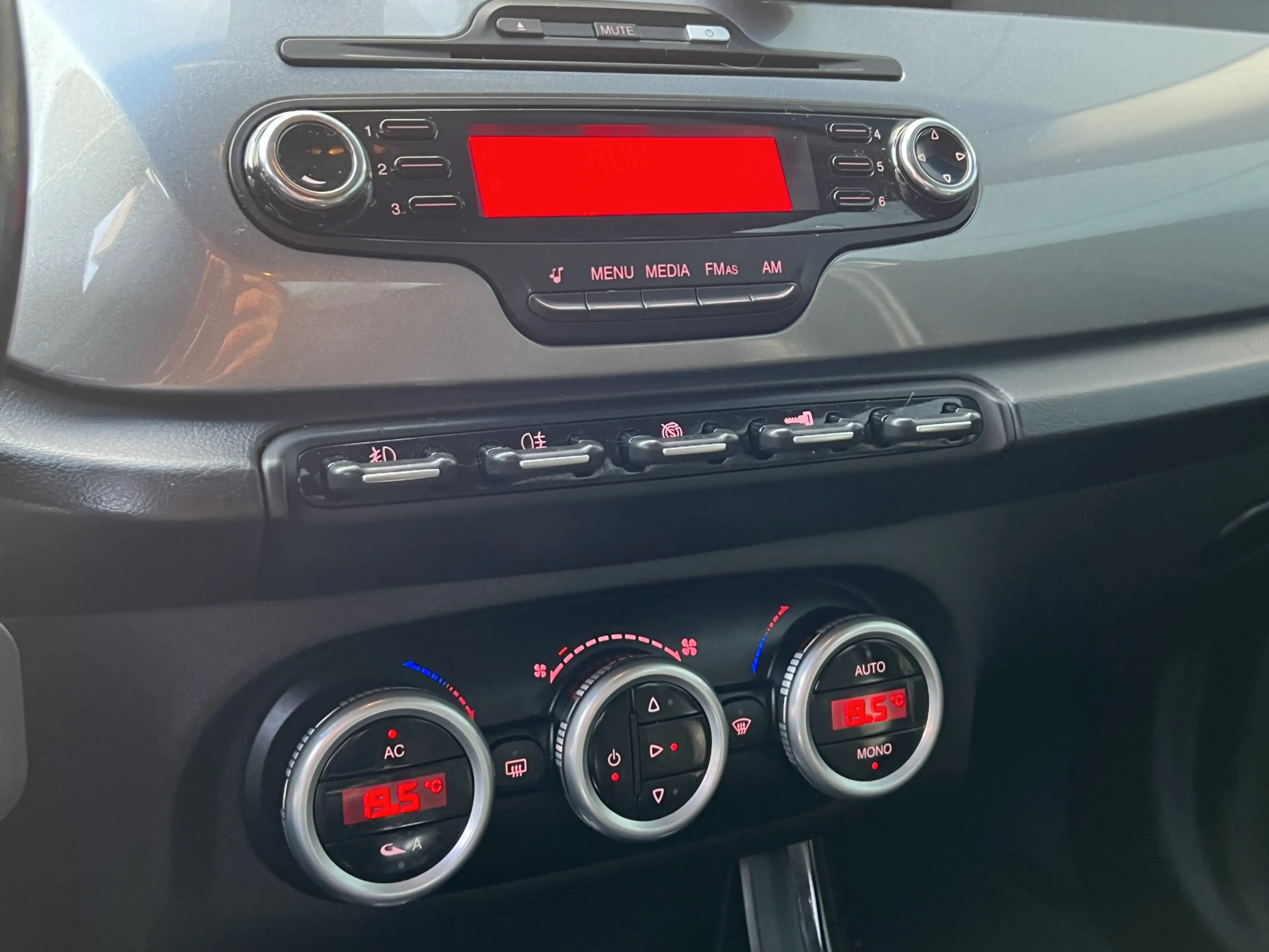 Alfa Romeo Giulietta 2.0 JTDm Distinctive | ECC | LMV | 6 maanden garan — photo 14