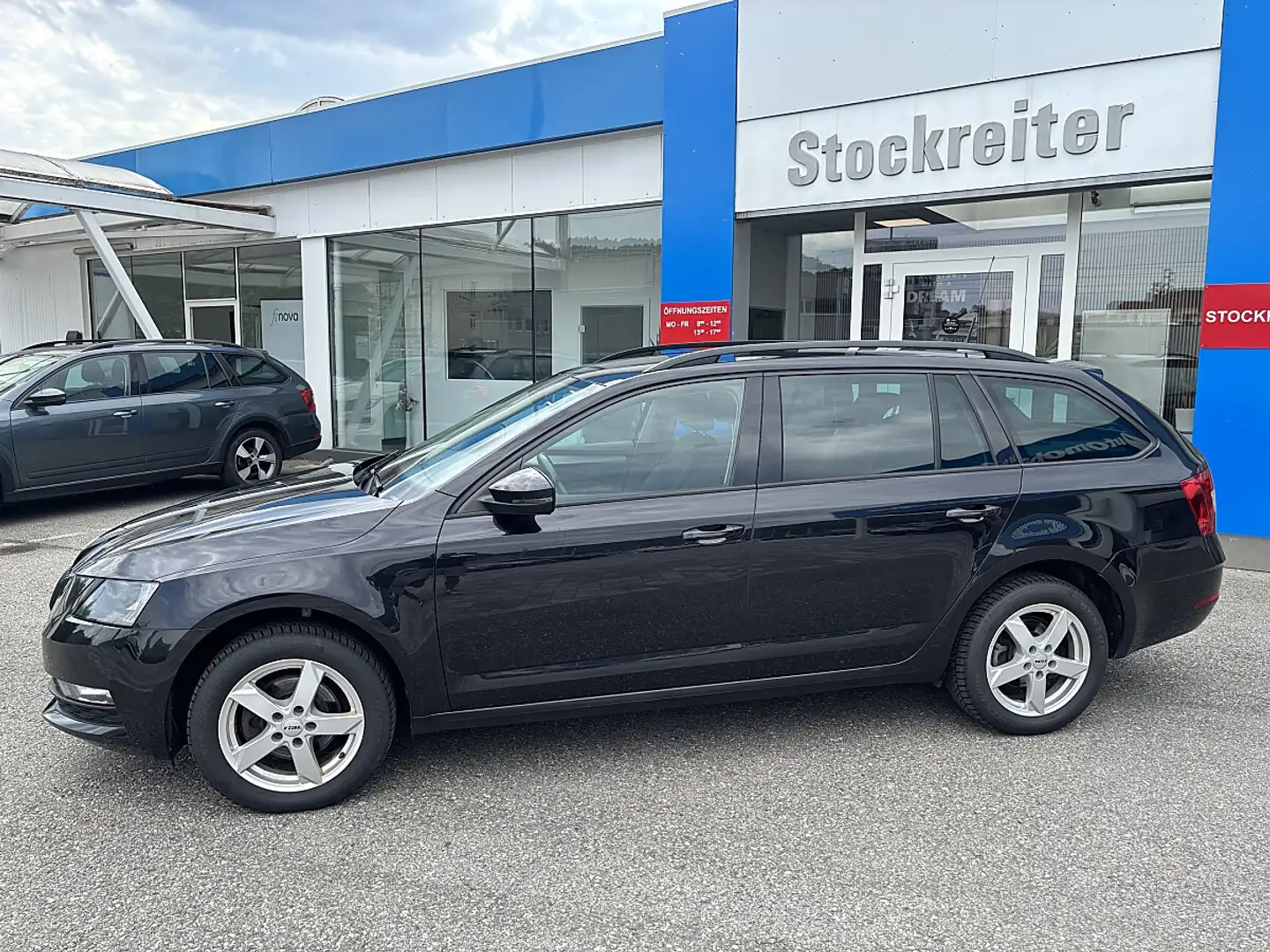 Skoda Octavia Combi 2,0 Style TDI 4x4*AHK*PDC*NAVI* Schwarz - 2