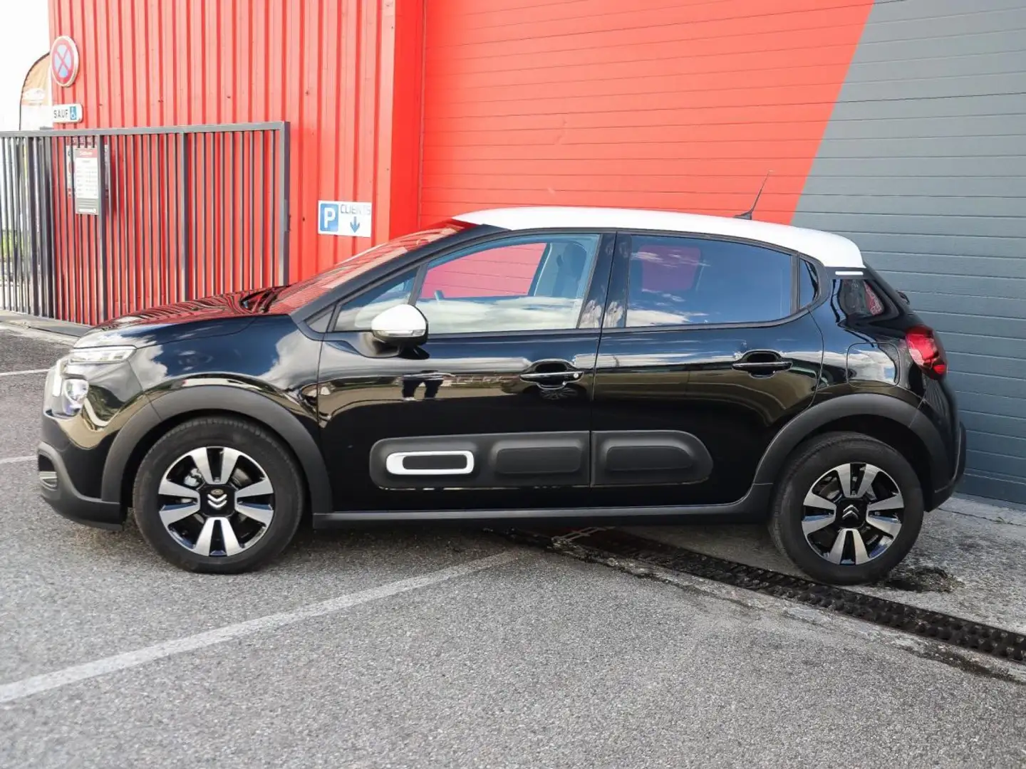 Citroen C3 1.2 PureTech 110 Shine CARPLAY CAMERA Noir - 2