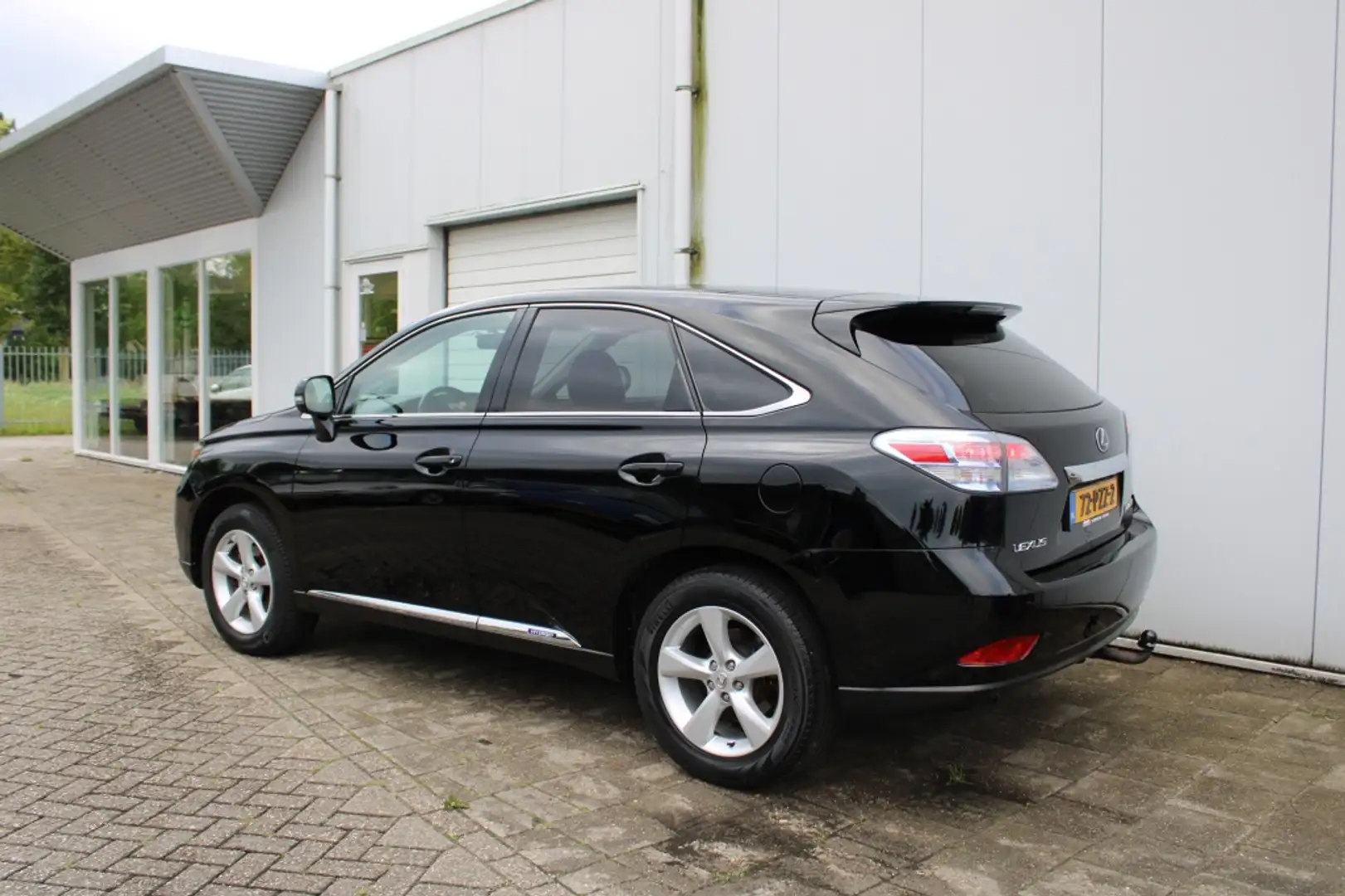 Lexus RX 450h 2WD Preference crna - 2