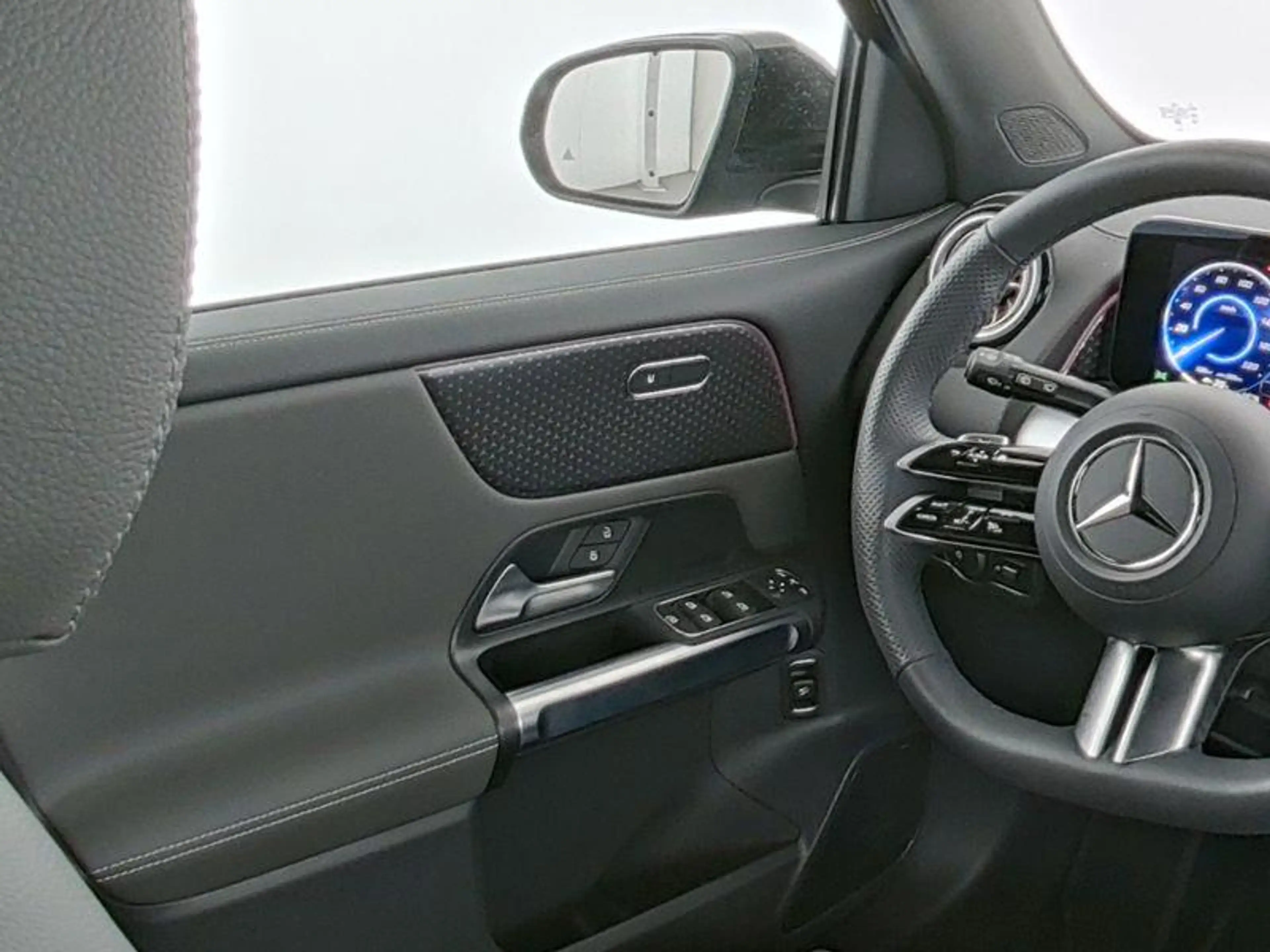 Mercedes-Benz EQB 250 250+ Luxury Line + ELECTRIC ART ADVANCED PLUS + CA — photo 8
