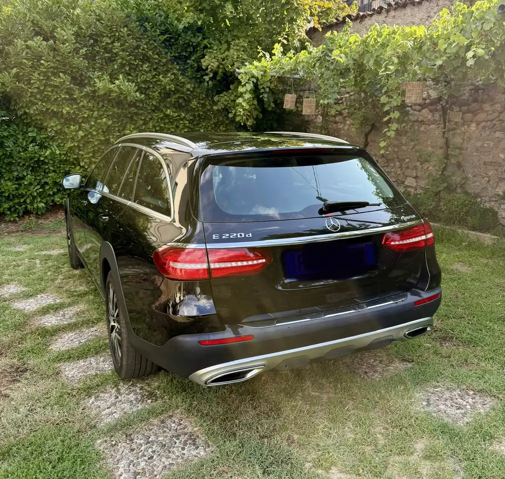 Mercedes-Benz E 220