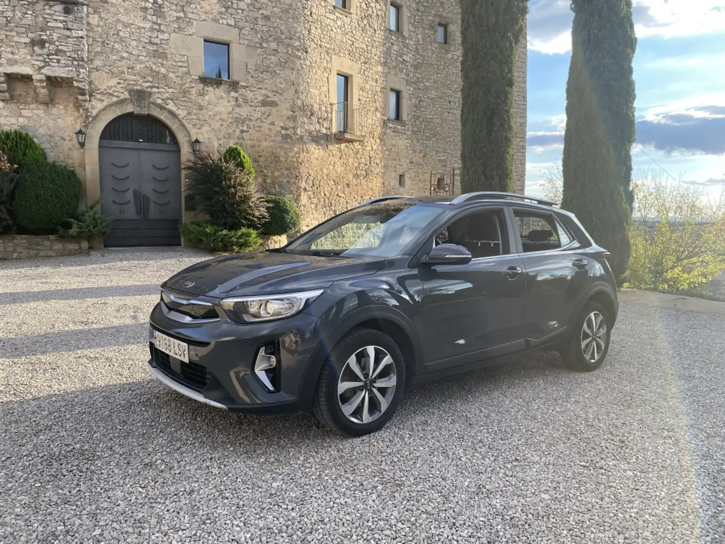 Kia Stonic 1.0 T-GDi MHEV DCT Drive 120 Gris - 1