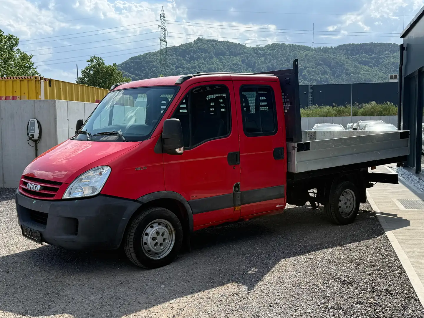 Iveco Daily 29L12C 3,3t Pritsche DoKa 7 Sitze Rot - 2