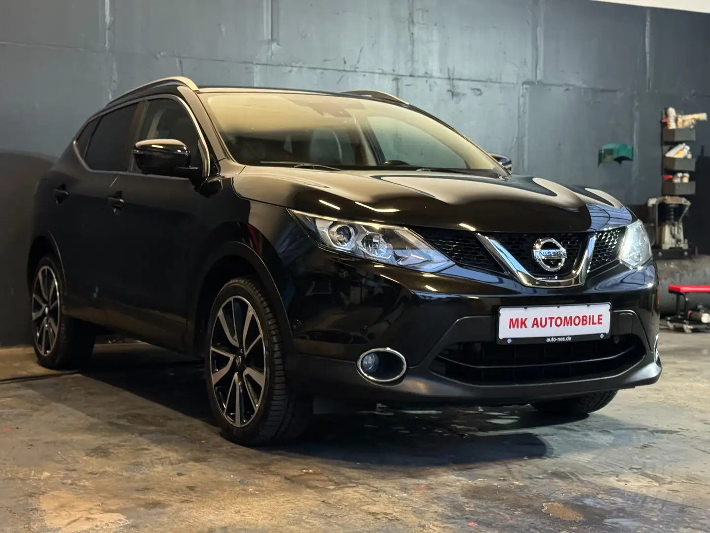 Nissan Qashqai Tekna 1.2 *PANO*360°KAM*LEDER** Černá - 2