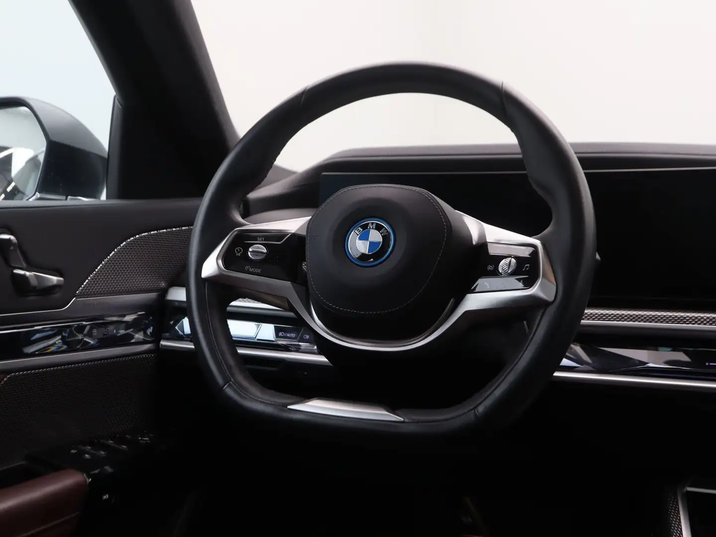 BMW i7 xDrive60 106 kWh Noir - 2