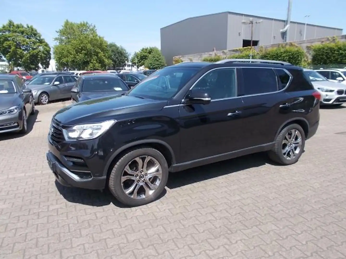 SsangYong Rexton Sapphire 4WD AHK Leder Navi Alu20" Schwarz - 1