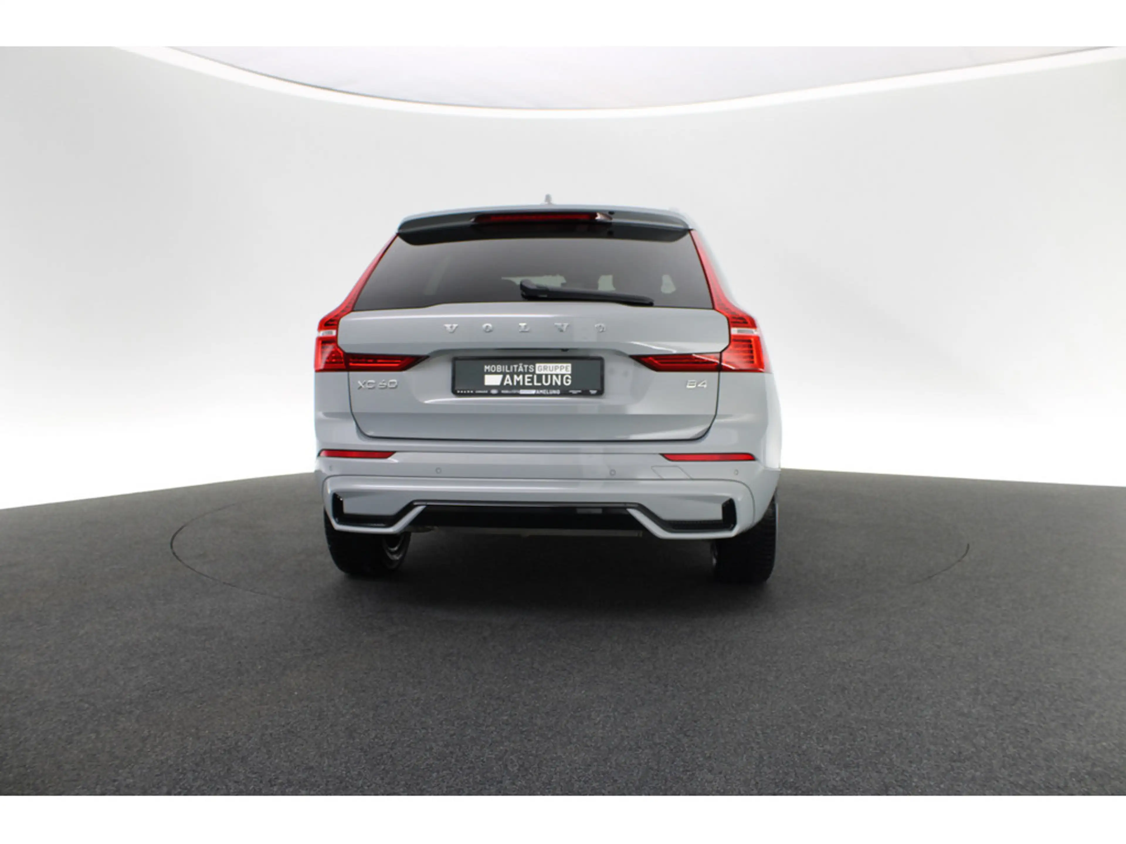 Volvo XC60 B4 Plus Dark 2WD — photo 6
