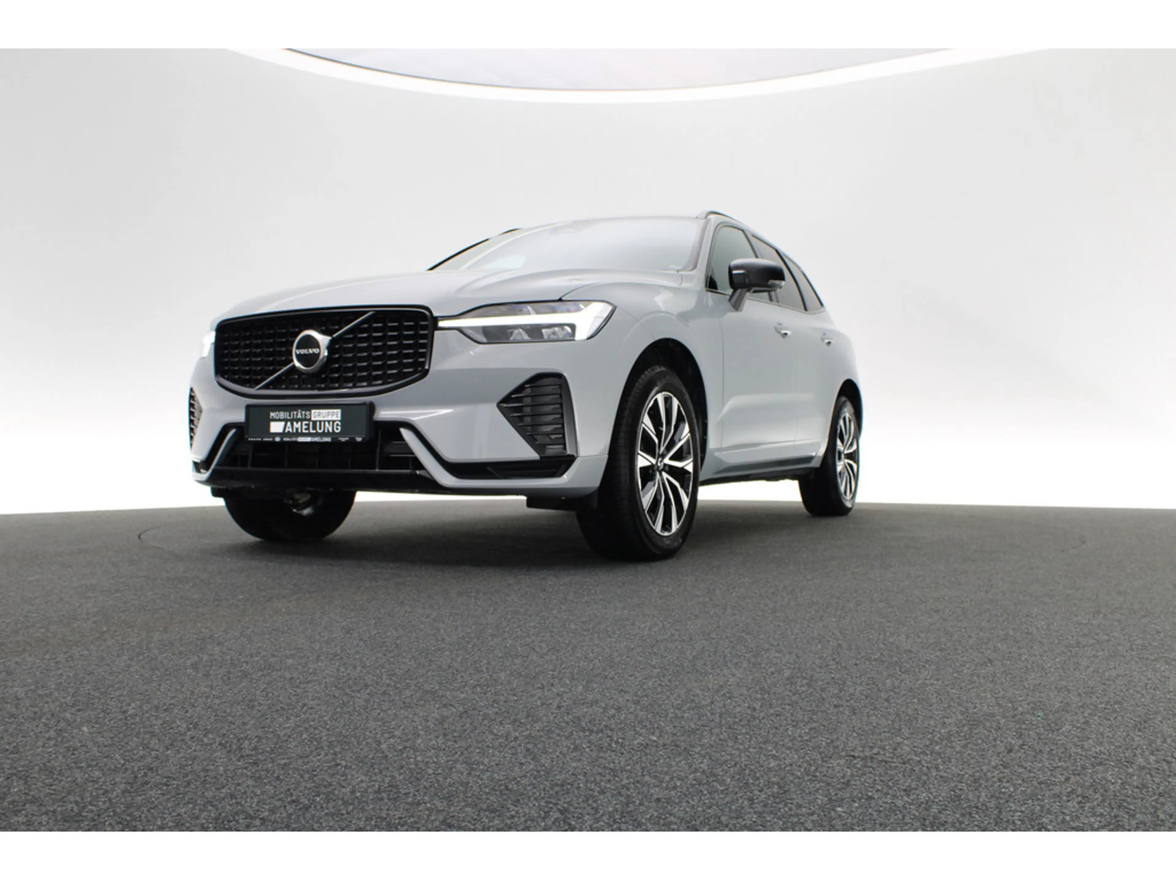 Volvo XC60 B4 Plus Dark 2WD — photo 12