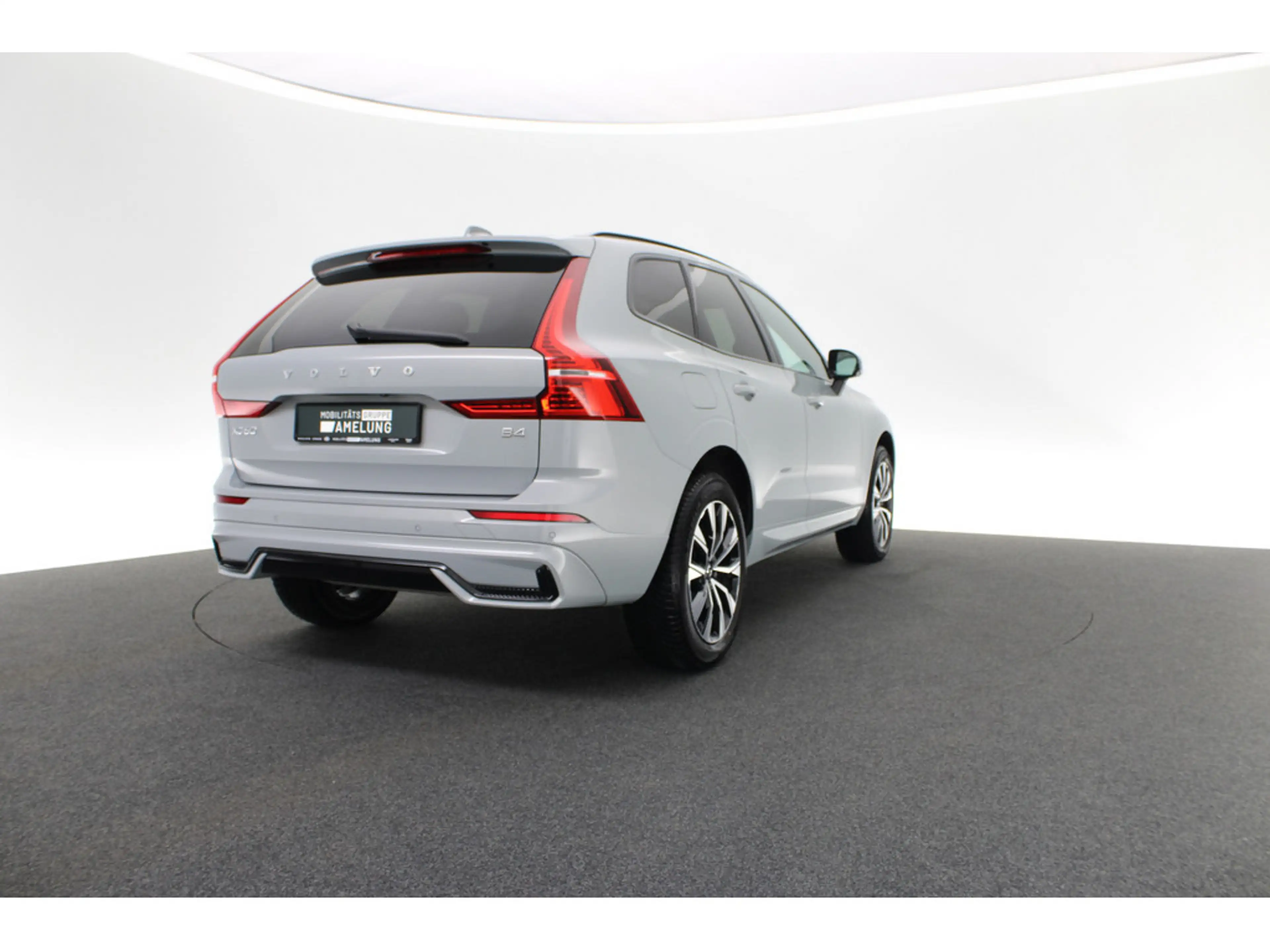 Volvo XC60 B4 Plus Dark 2WD — photo 7