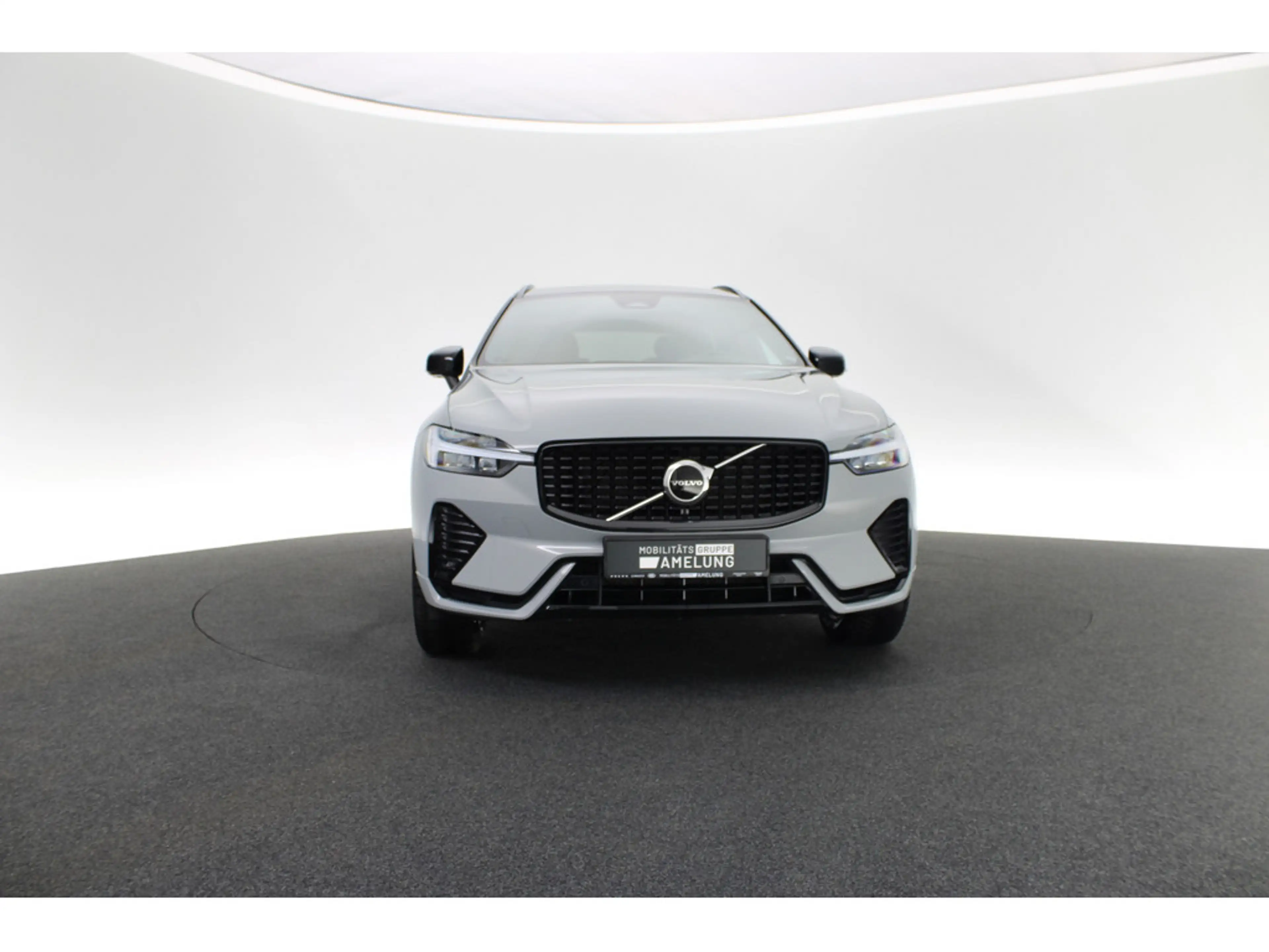 Volvo XC60 B4 Plus Dark 2WD — photo 10