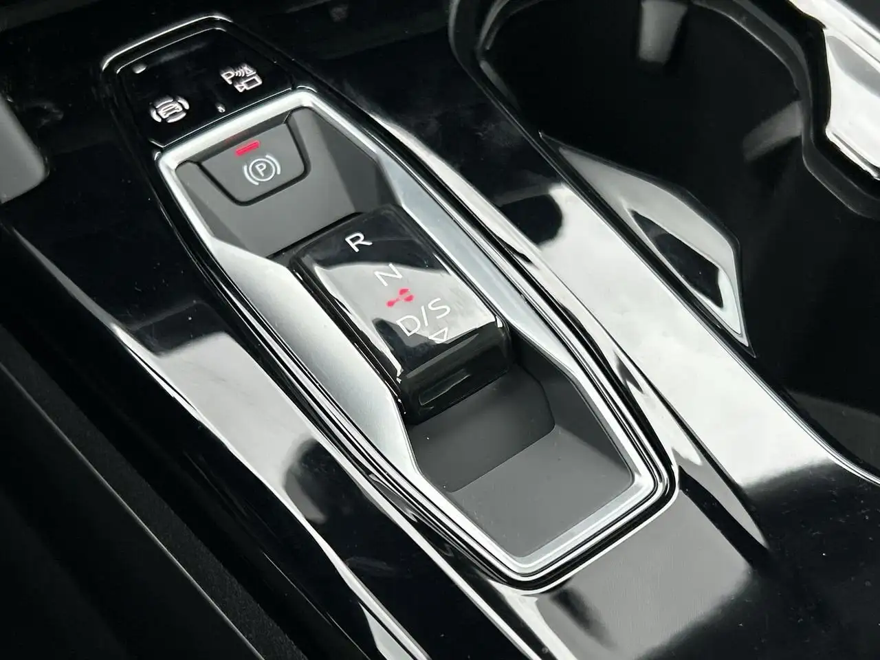 Audi Q5 снимка Audi Q5