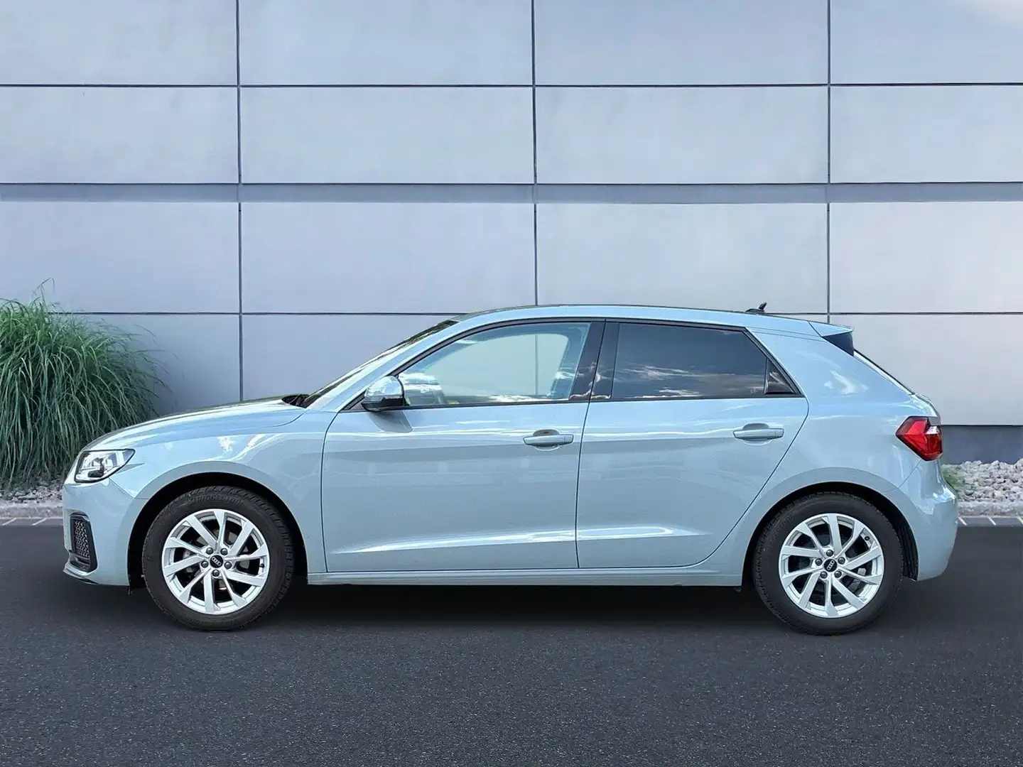 Audi A1 Advanced 25 TFSI 5-Gang Navi+ Gris - 2
