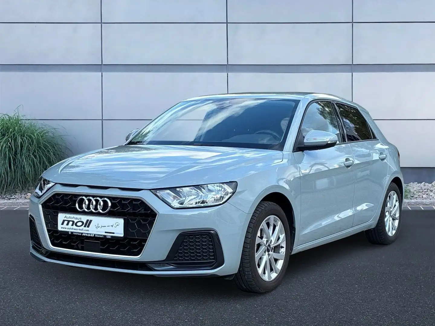 Audi A1 Advanced 25 TFSI 5-Gang Navi+ Grau - 1
