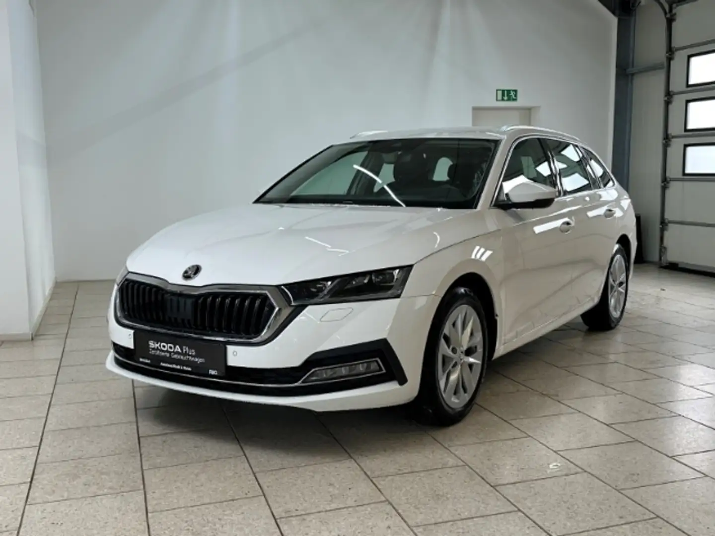 Skoda Octavia 2.0 TDI DSG Combi Style Navi HUD ACC SHZ Matrix Weiß - 2