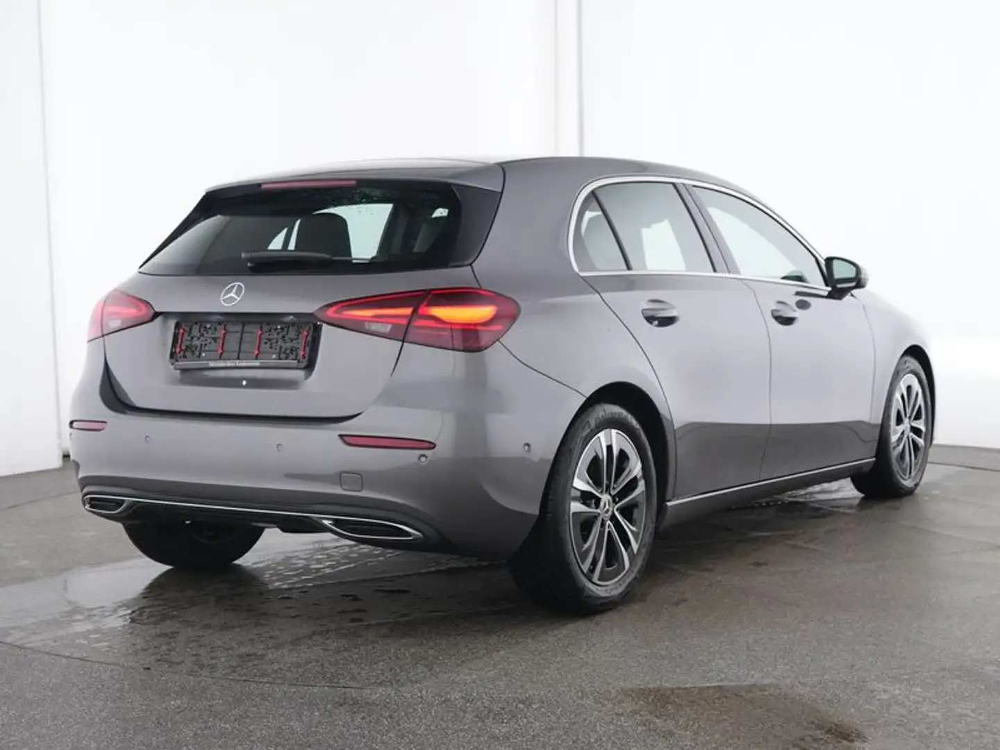 Mercedes-Benz A 200 d *Progressive Sportsitze LED Kamera Navi Grau - 2