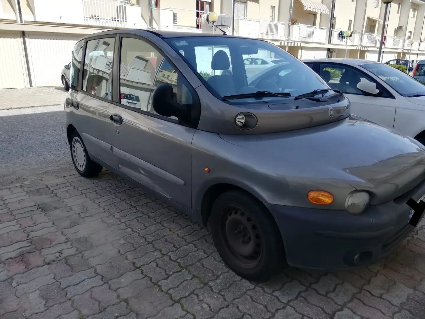 Fiat Multipla Multipla 1.9 jtd ELX 110cv Argintiu - 1