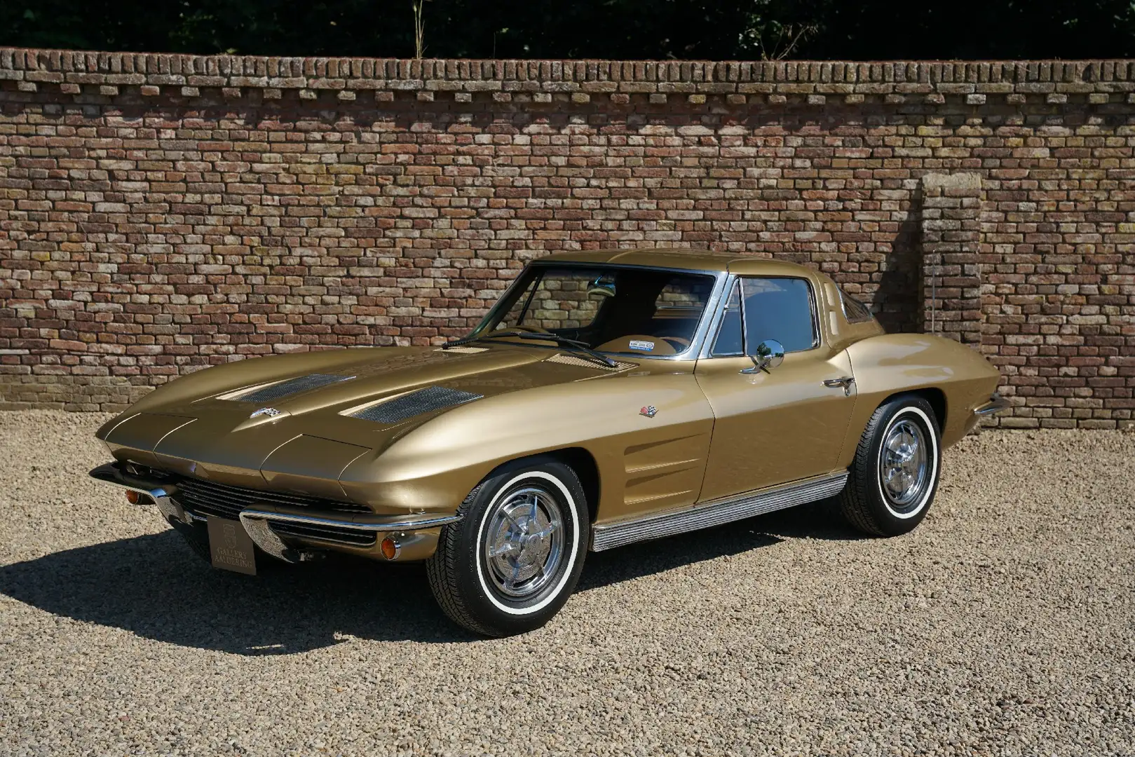 Corvette Stingray C2 Split Window Body-off restored and mechanically Gold - 1