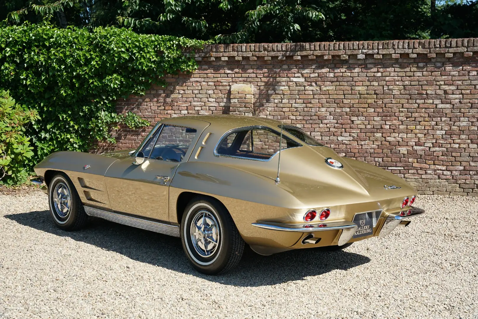 Corvette Stingray C2 Split Window PRICE REDUCTION Body-off restored Gold - 2