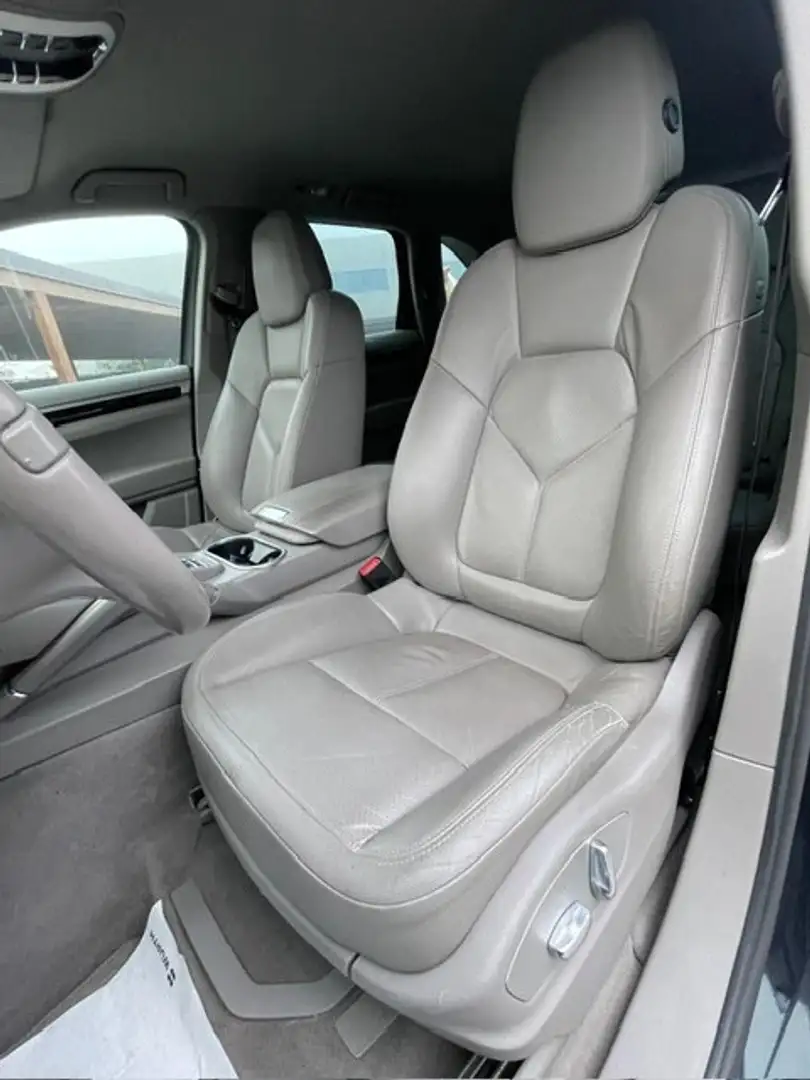 Porsche Cayenne 3.0 Diesel Nero - 2