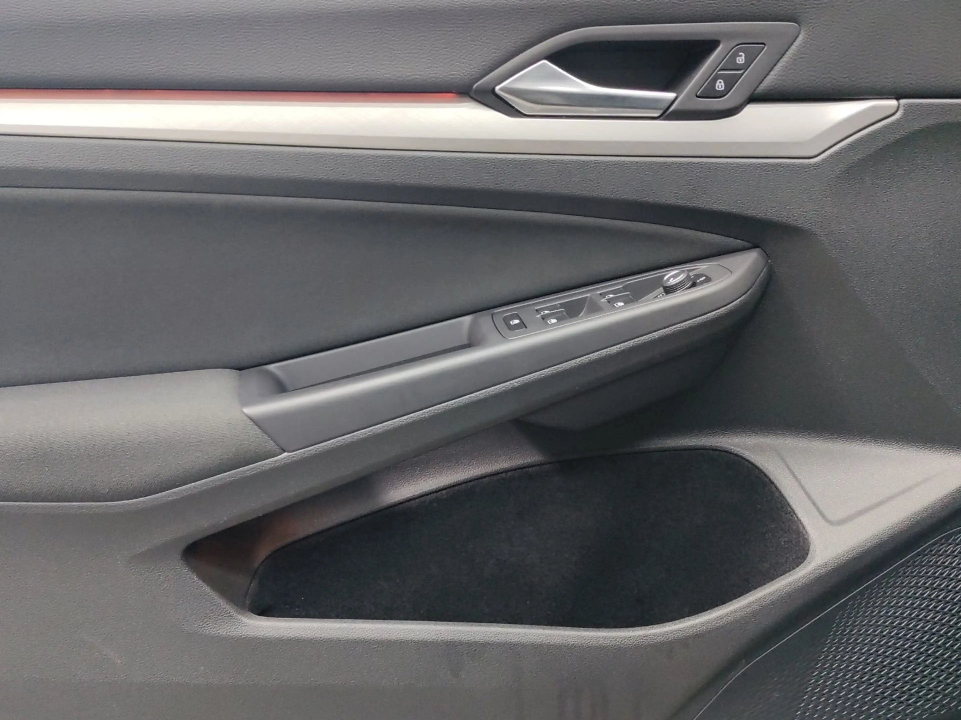 Volkswagen Golf Variant 2.0 TDI LIFE LED NAVI SHZ GJR — photo 8