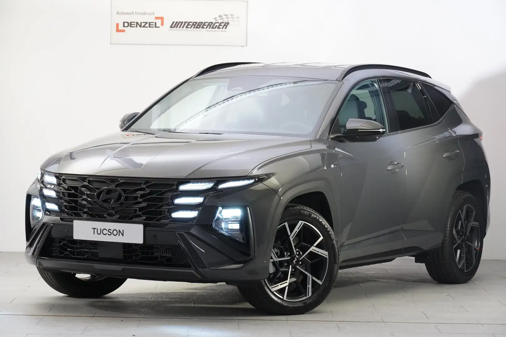 Hyundai TUCSON NX4 N Line 1,6 T-GDi PHEV 4WD AT t5pl1-PP1/P2 Grijs - 1
