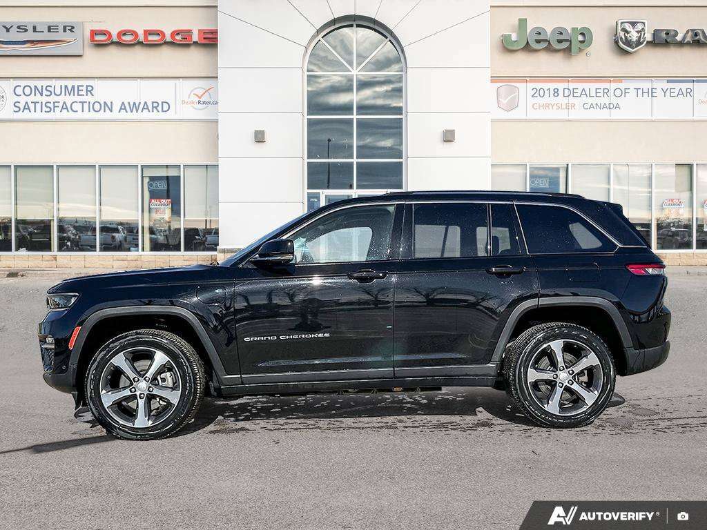 2022 Jeep Grand Cherokee BASE | 4WD | Low Kilometres — снимка 1
