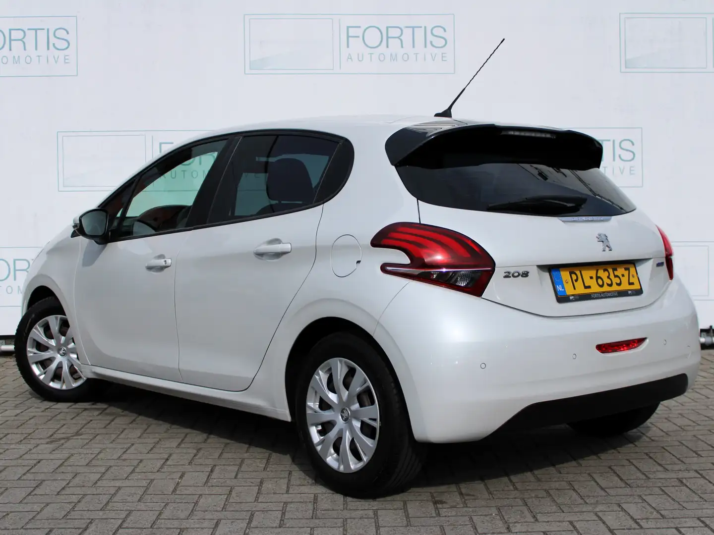 Peugeot 208 1.2 PureTech Blue Lion NL AUTO | CARPLAY | NAVI | Wit - 2