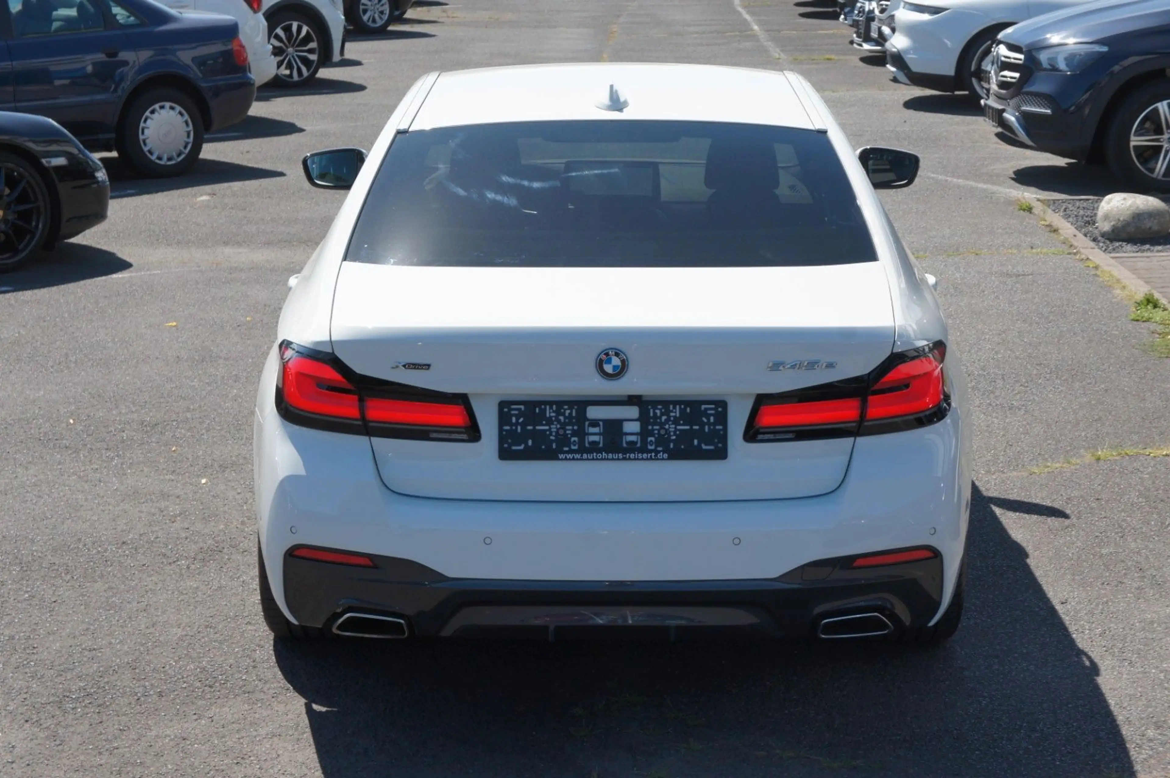 BMW 545 e Lim. xDrive M Sport *ACC*HUD*360°*MEMORY* — photo 6
