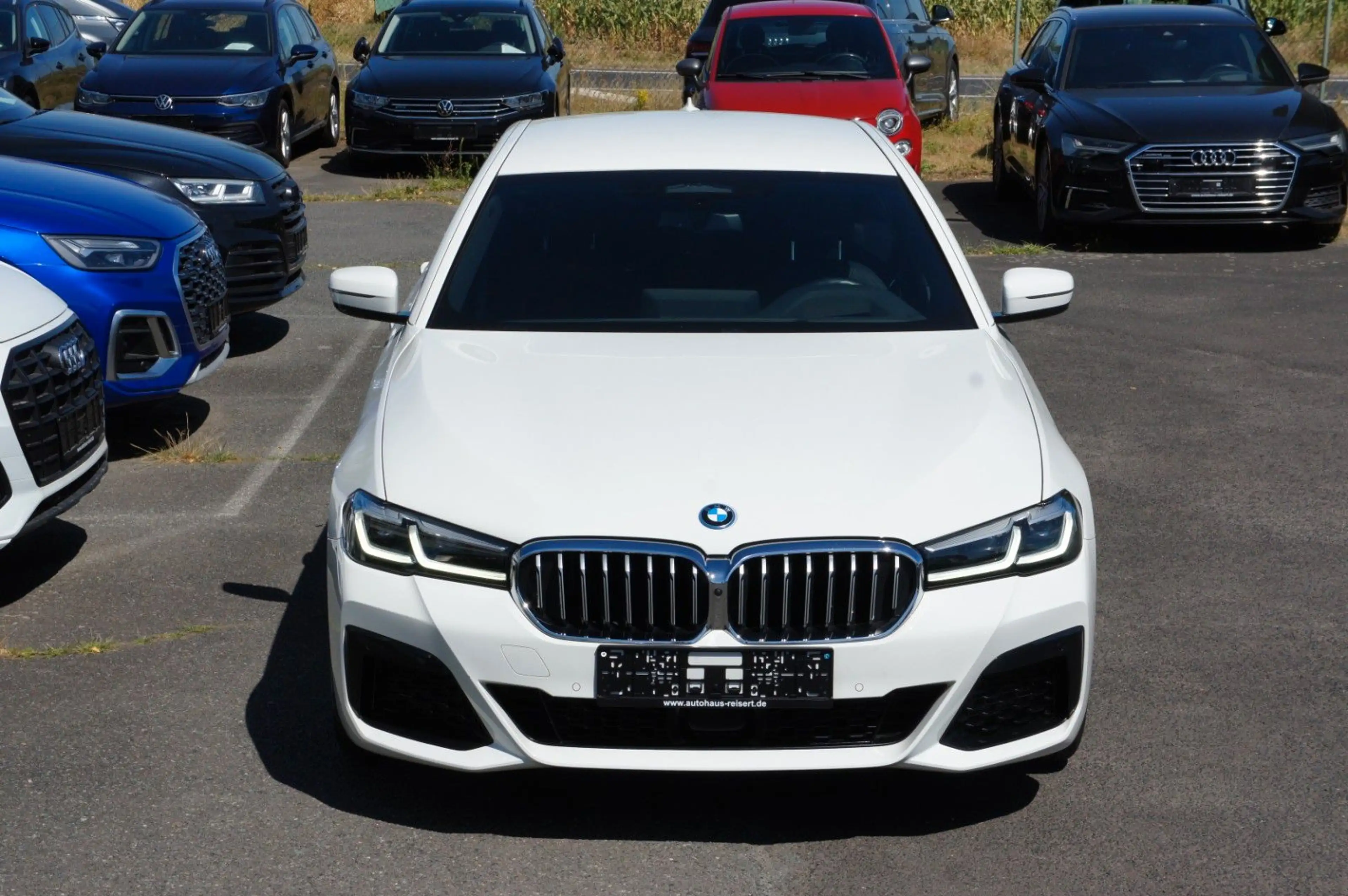 BMW 545 e Lim. xDrive M Sport *ACC*HUD*360°*MEMORY* — photo 5