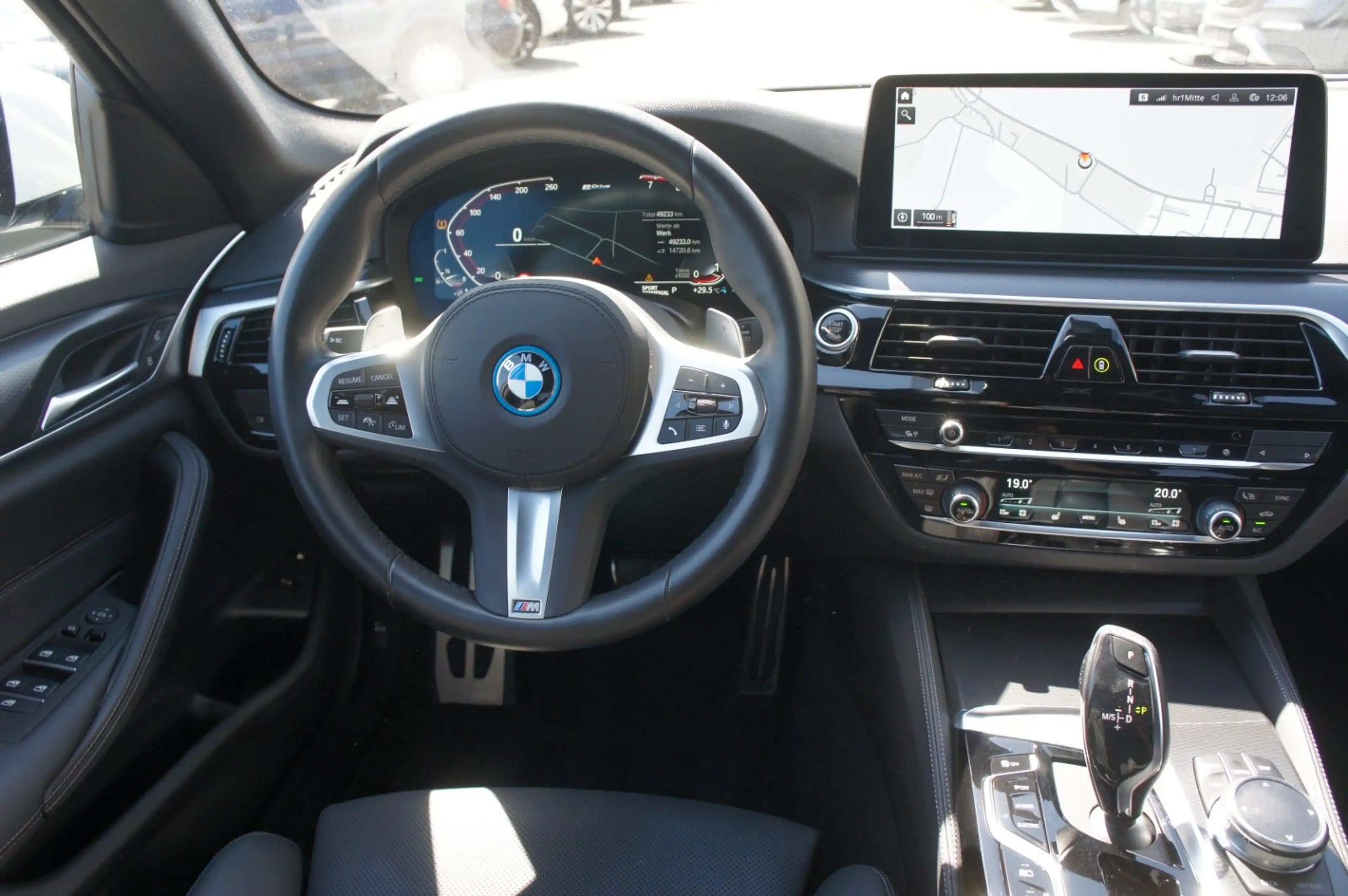 BMW 545 e Lim. xDrive M Sport *ACC*HUD*360°*MEMORY* — photo 15