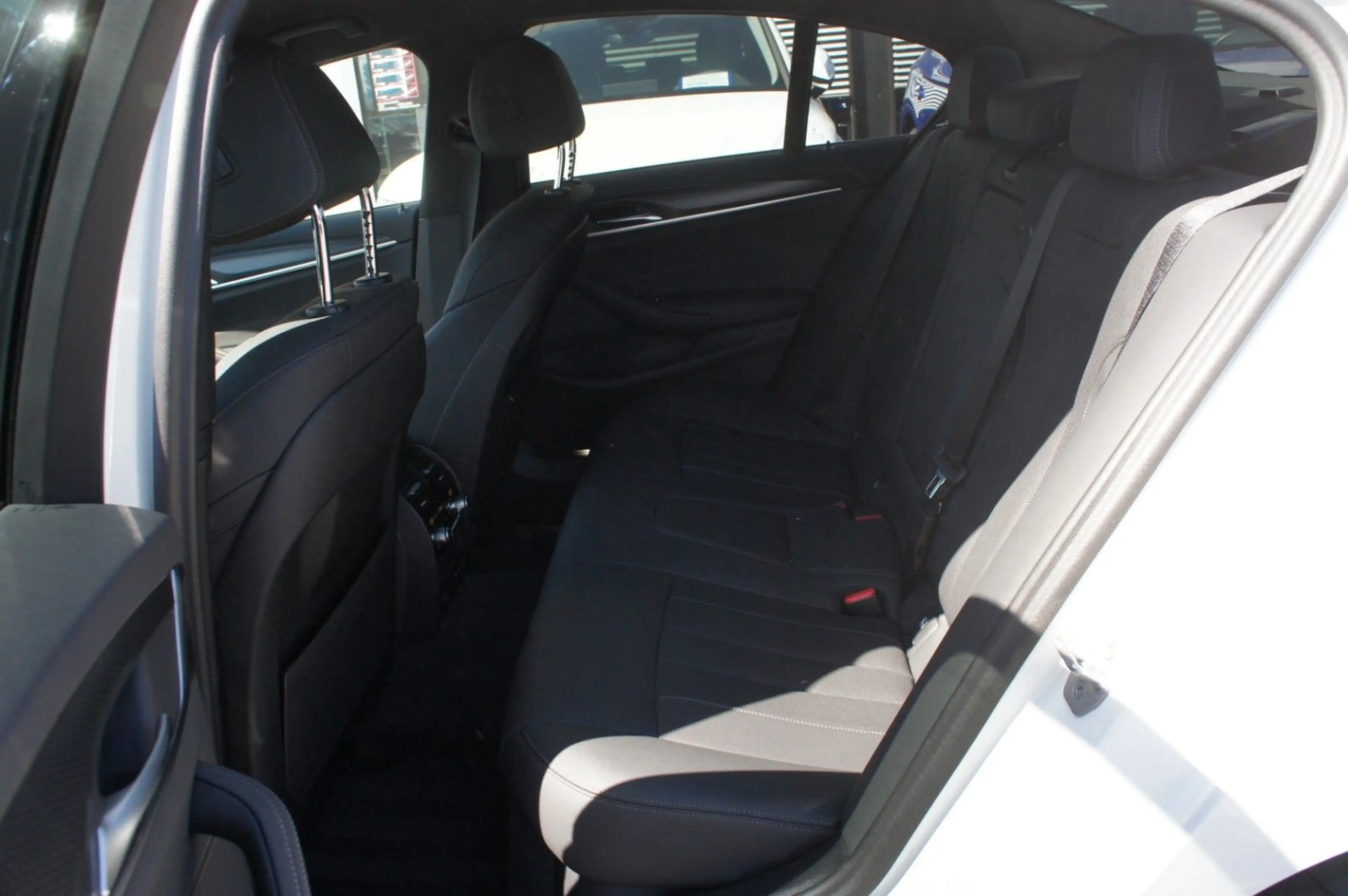 BMW 545 e Lim. xDrive M Sport *ACC*HUD*360°*MEMORY* — photo 13