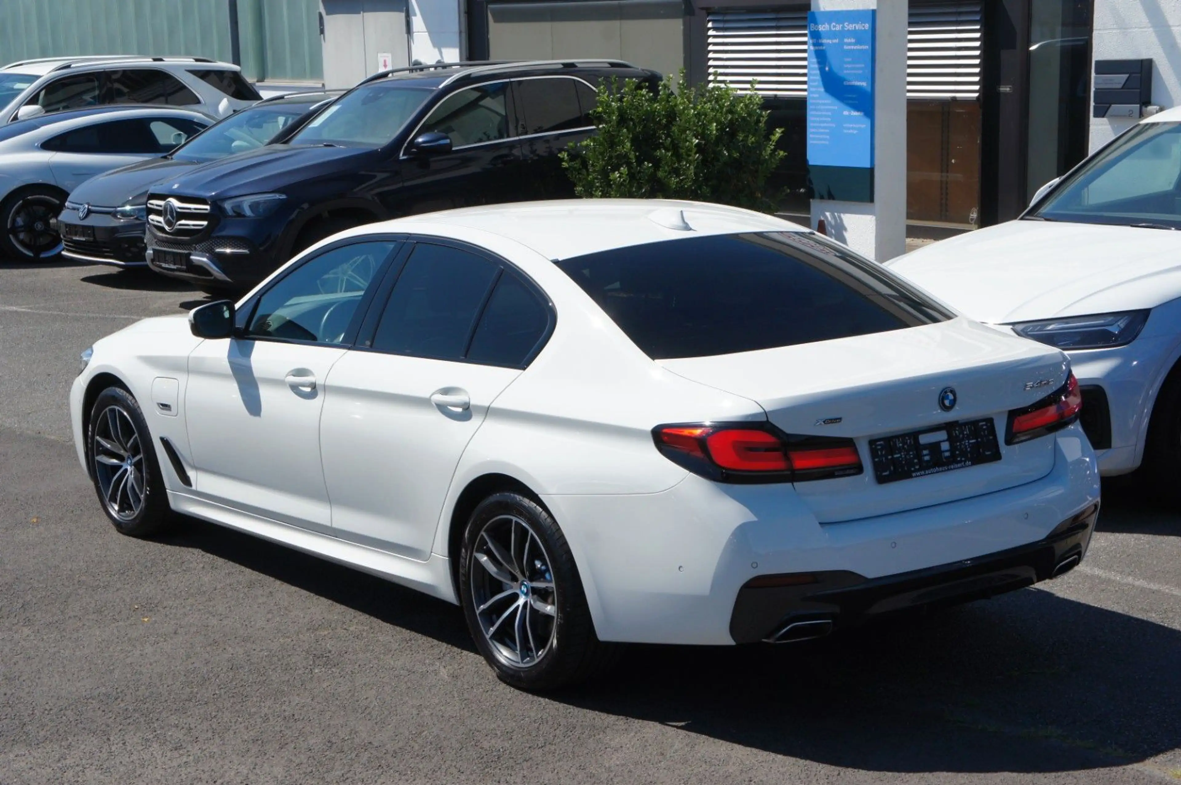 BMW 545 e Lim. xDrive M Sport *ACC*HUD*360°*MEMORY* — photo 4
