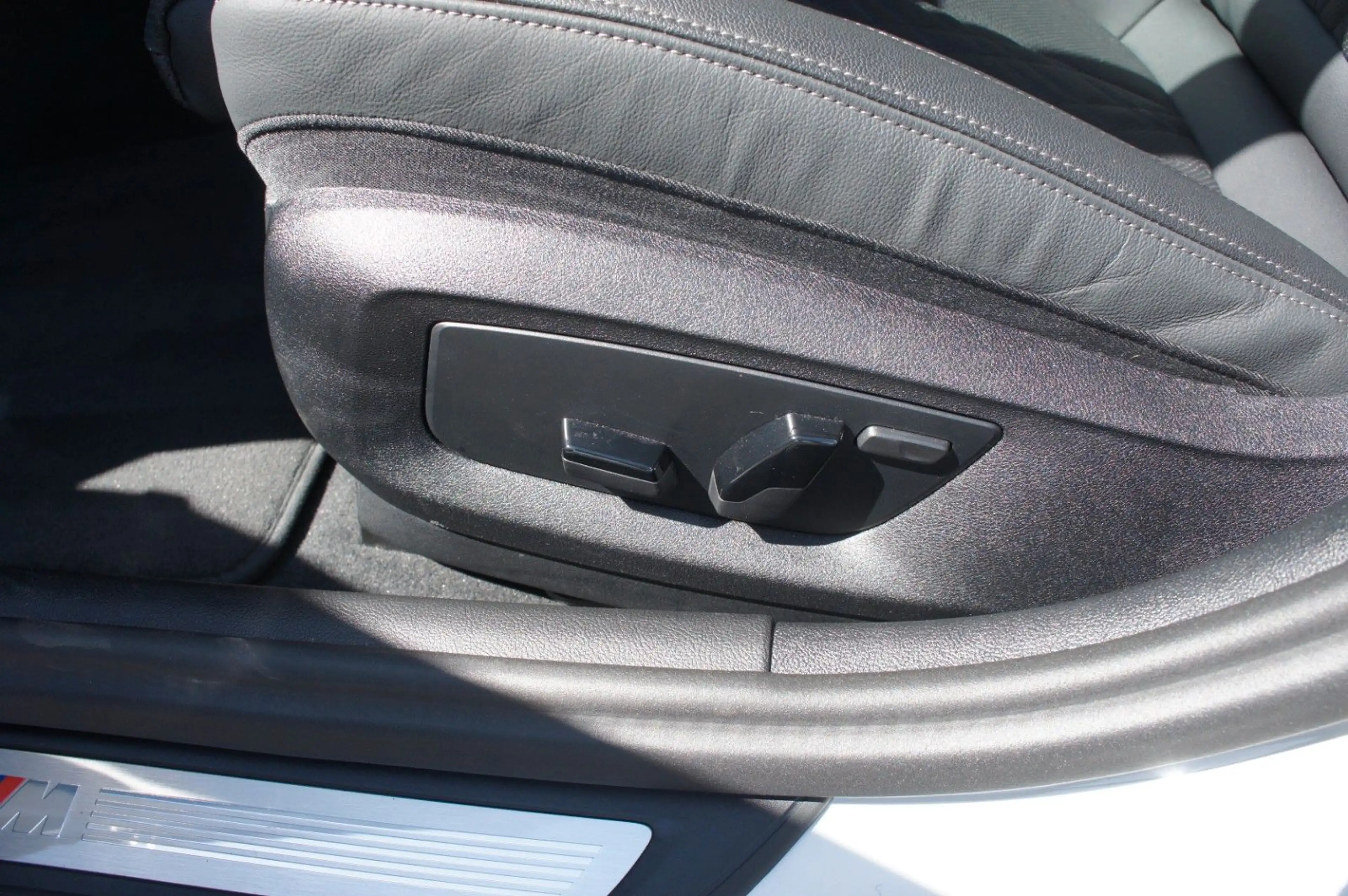 BMW 545 e Lim. xDrive M Sport *ACC*HUD*360°*MEMORY* — photo 11