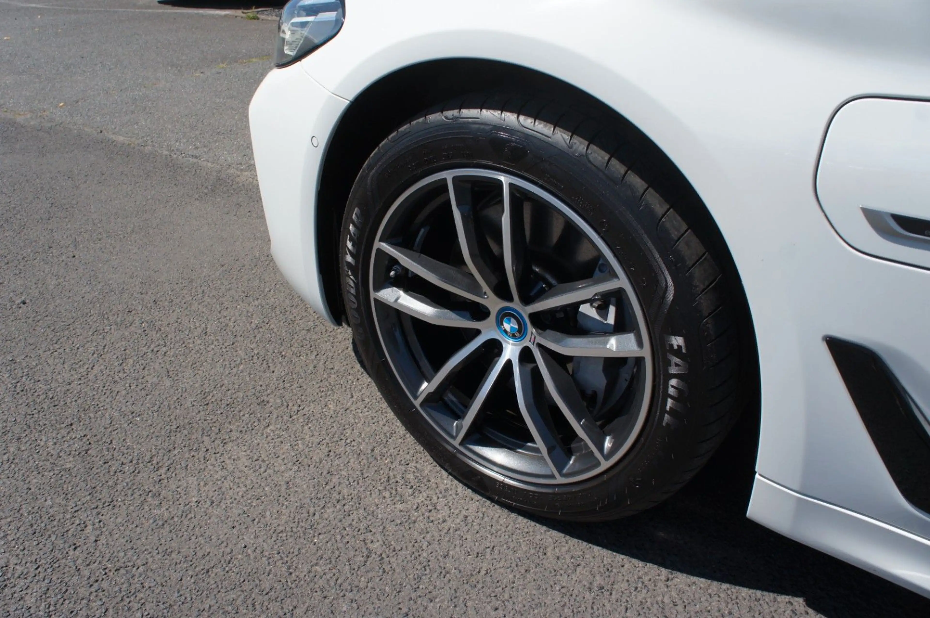 BMW 545 e Lim. xDrive M Sport *ACC*HUD*360°*MEMORY* — photo 8